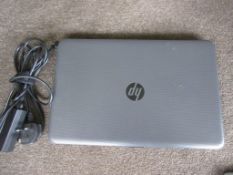 HP 250 G5 laptop computer incorporating Intel Radio model 3165NGW and Intel i5 processor with