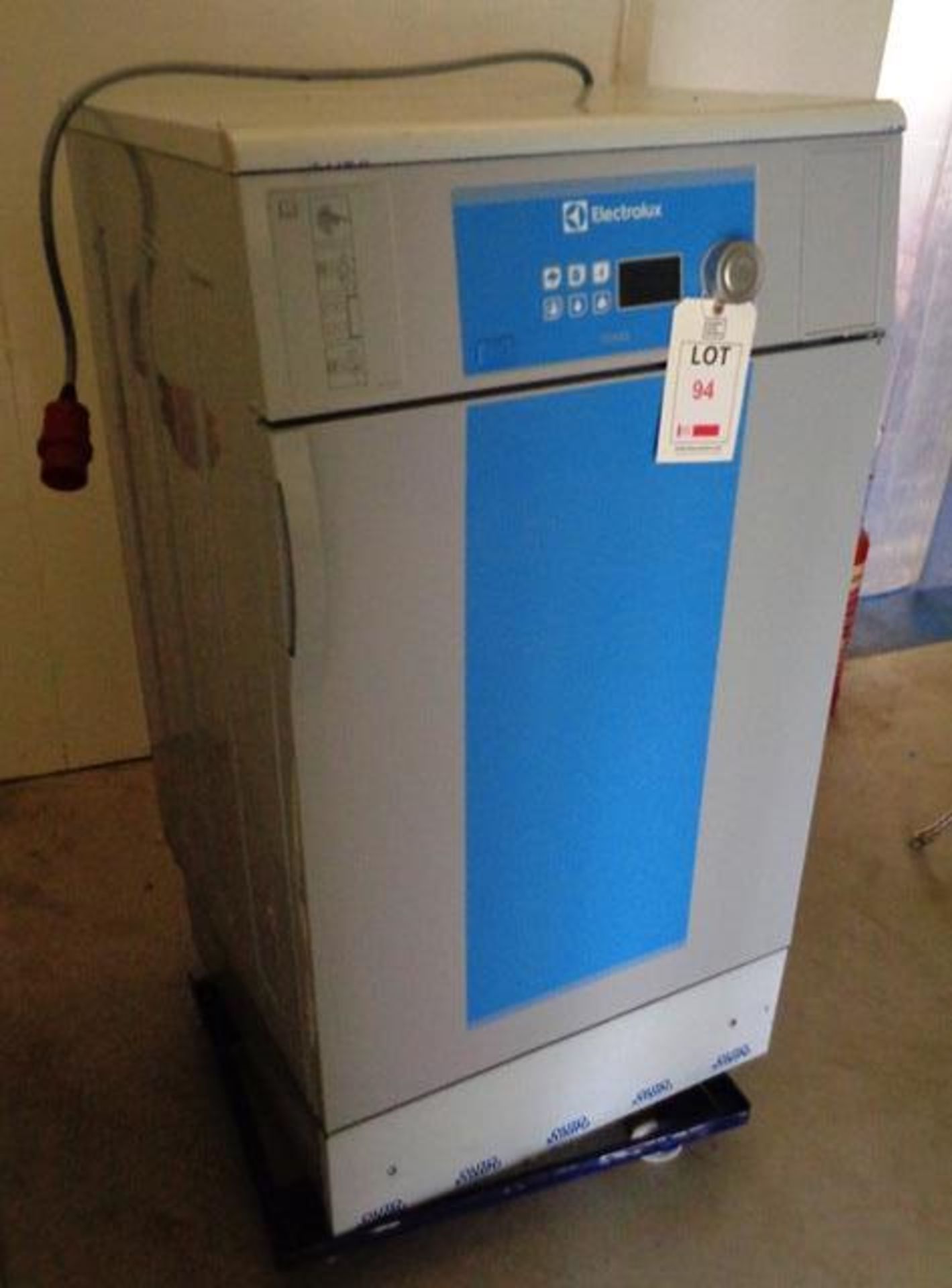 Electrolux T5190 commercial dryer s/n: 05300/0225147, date (1605) - Image 2 of 4