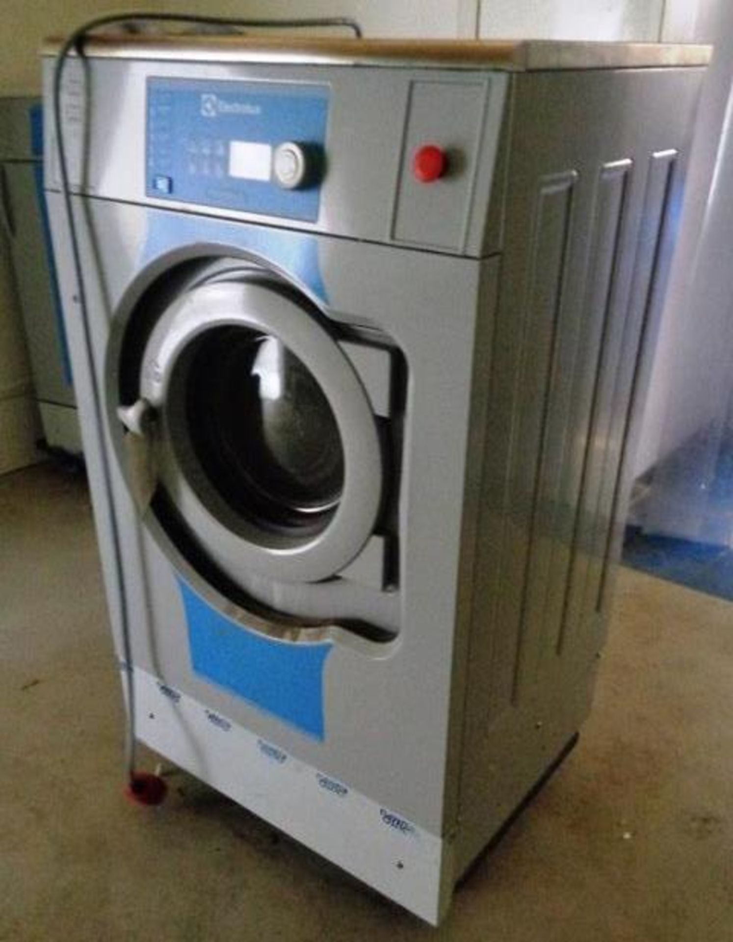 Electrolux W5105H industrial washing machine, s/n: 0522/0460232 date (1608) - Image 2 of 4