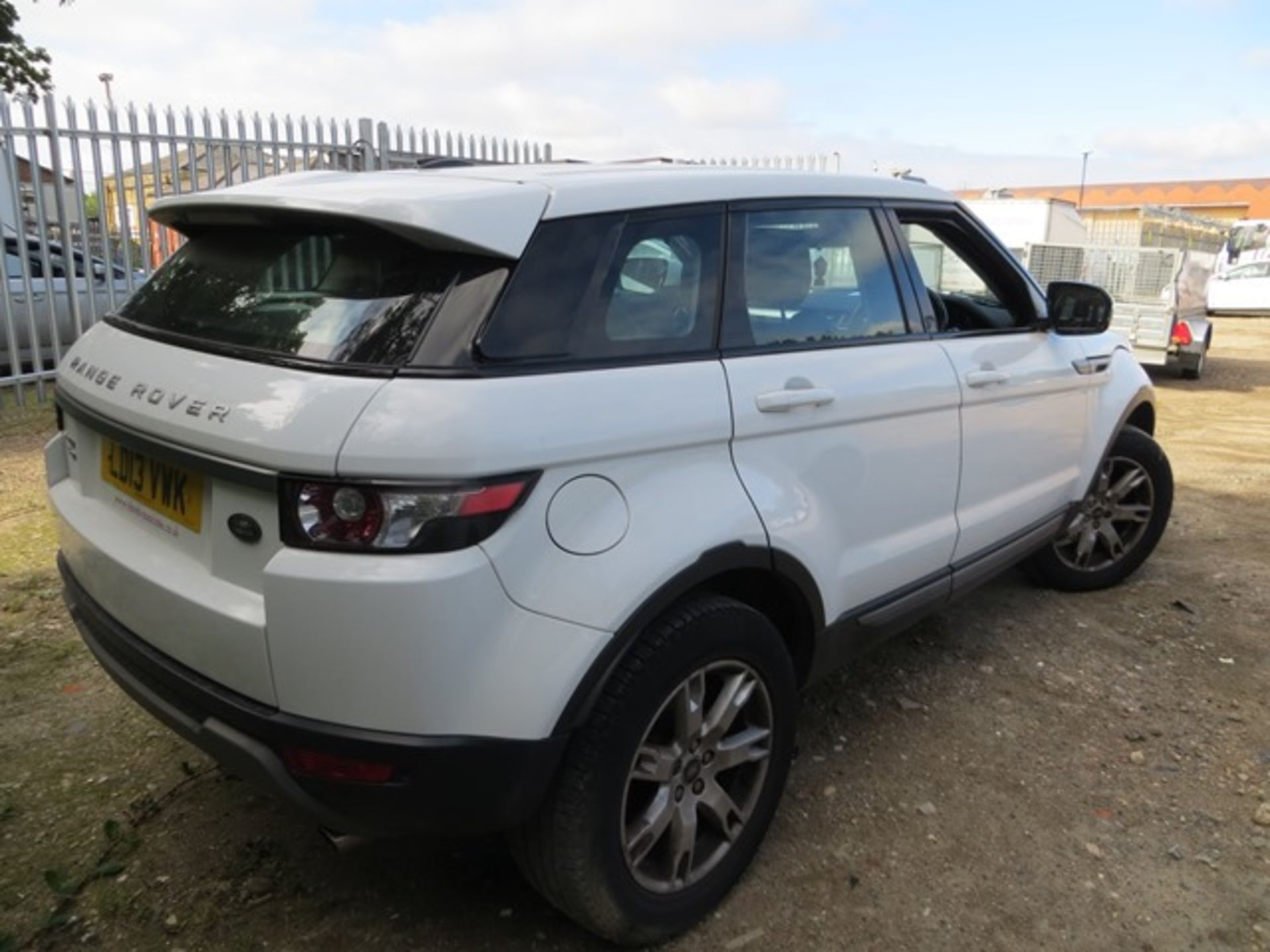 Range Rover Evoque Pure S SD4 5 door diesel estate 2179cc Reg No LD13VWK DOR 28/06/2013 91,785 - Image 5 of 8