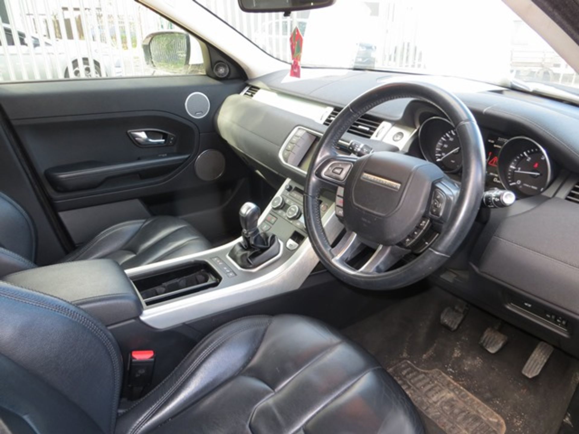 Range Rover Evoque Pure S SD4 5 door diesel estate 2179cc Reg No LD13VWK DOR 28/06/2013 91,785 - Image 7 of 8