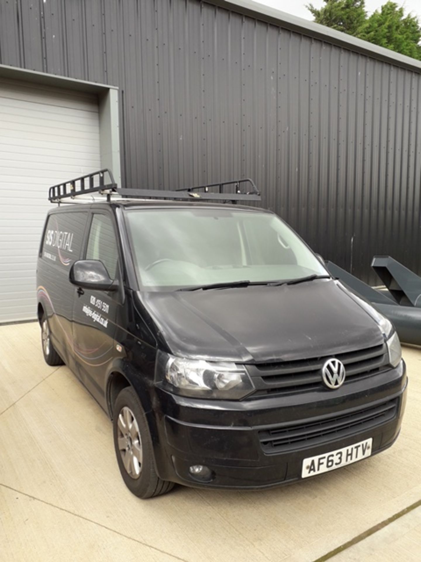 Volkswagen Transporter T28 H line 140 TDi Diesel 1968cc Panel Van c/w roof rack, Reg No AF63HTV,