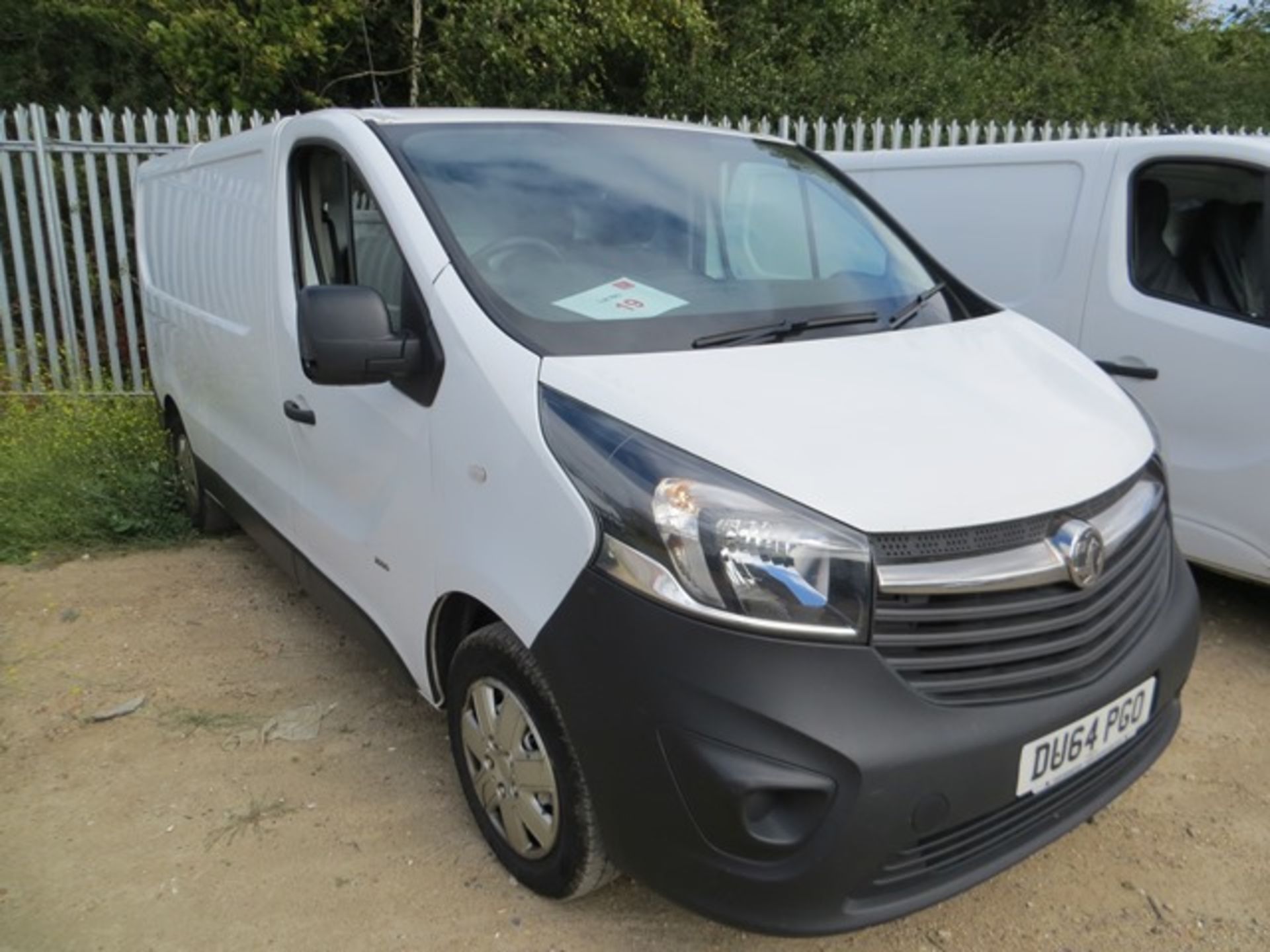 Vauxhall Vivaro 2900 CDTi 1.6 Diesel Panel Van c/w tow bar 1598cc Reg No DU64PGO DOR 02/12/2014 99,