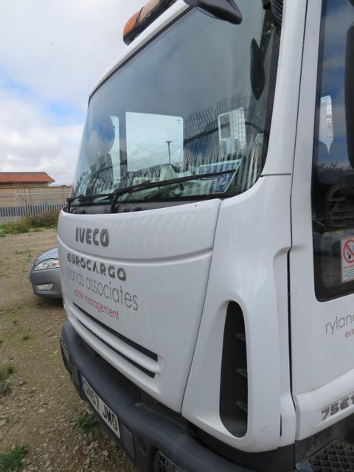 Iveco Eurocargo 7.5 ton cage tipper truck with tail lift & tow bar 3920cc Reg No GN57JWO DOR 03/10/ - Image 2 of 11