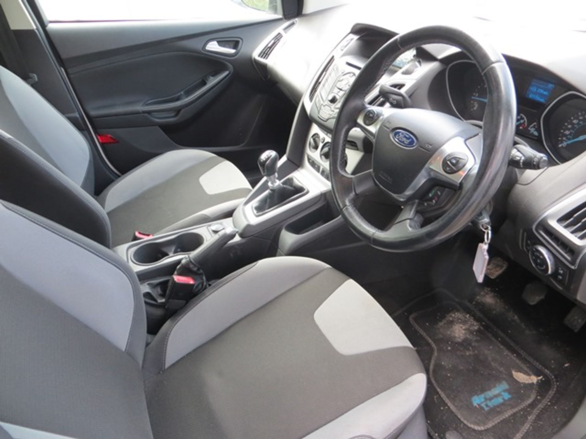 Ford Focus Zetec 1.6TDCi Econectric 5 door diesel hatchback 1560cc Reg No NL62WCN DOR 29/09/2012 - Image 7 of 8