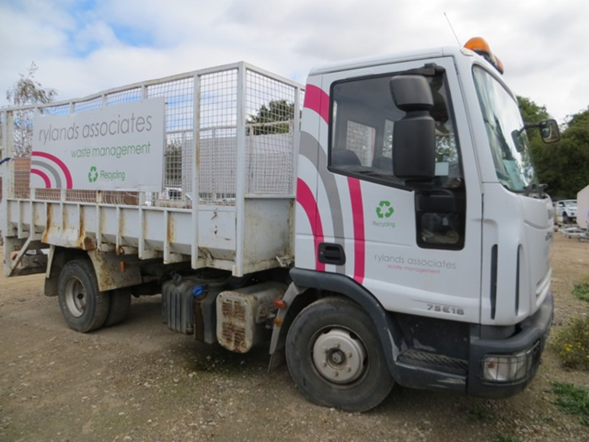 Iveco Eurocargo 7.5 ton cage tipper truck with tail lift & tow bar 3920cc Reg No GN57JWO DOR 03/10/