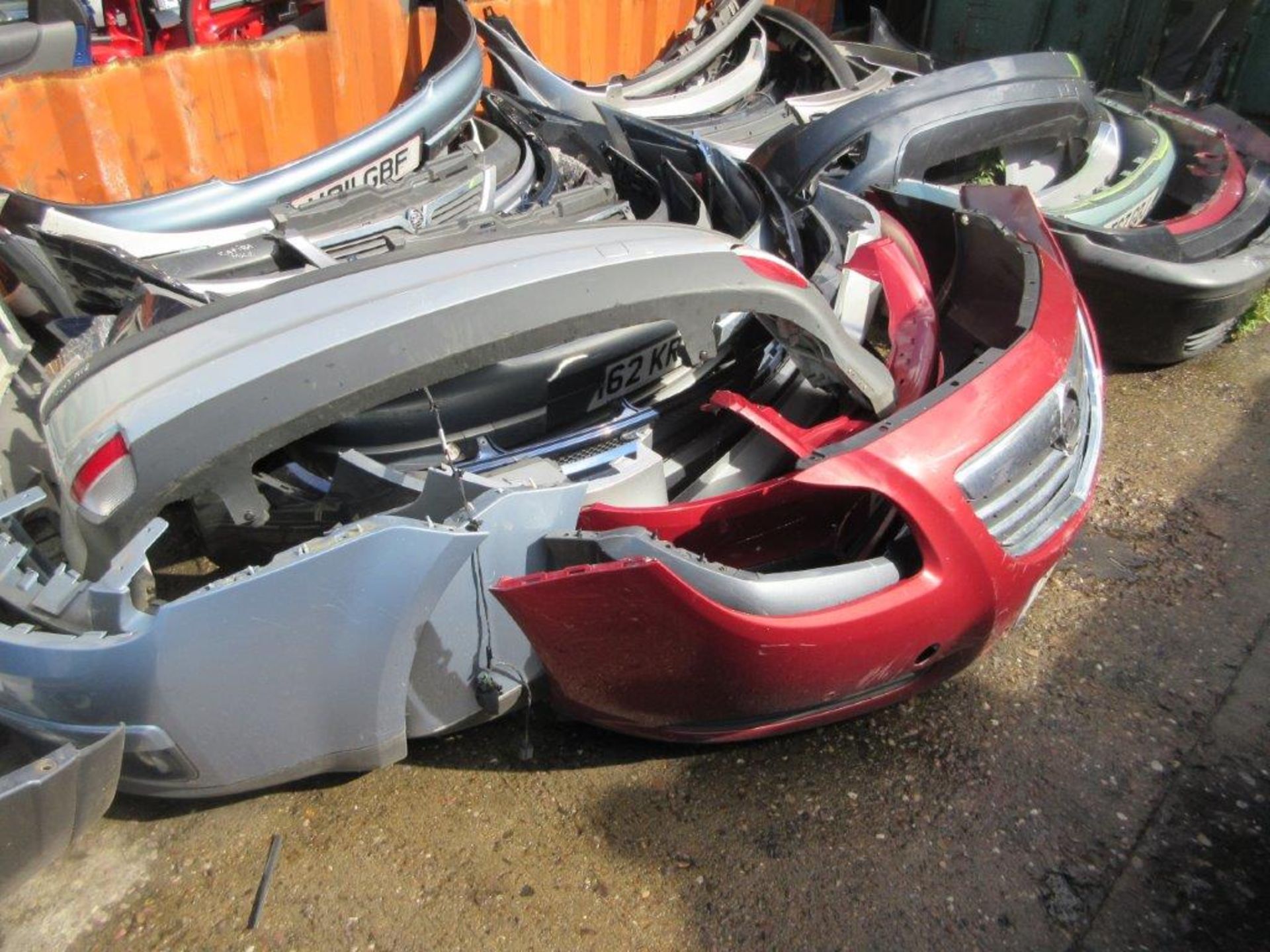 Large quantity of plastic bumpers, doors, tailgates, bonnets etc for Vauxhall, Ford, VW and - Image 7 of 17