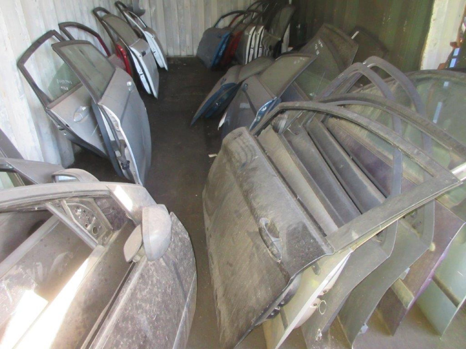 Large quantity of plastic bumpers, doors, tailgates, bonnets etc for Vauxhall, Ford, VW and - Image 13 of 17