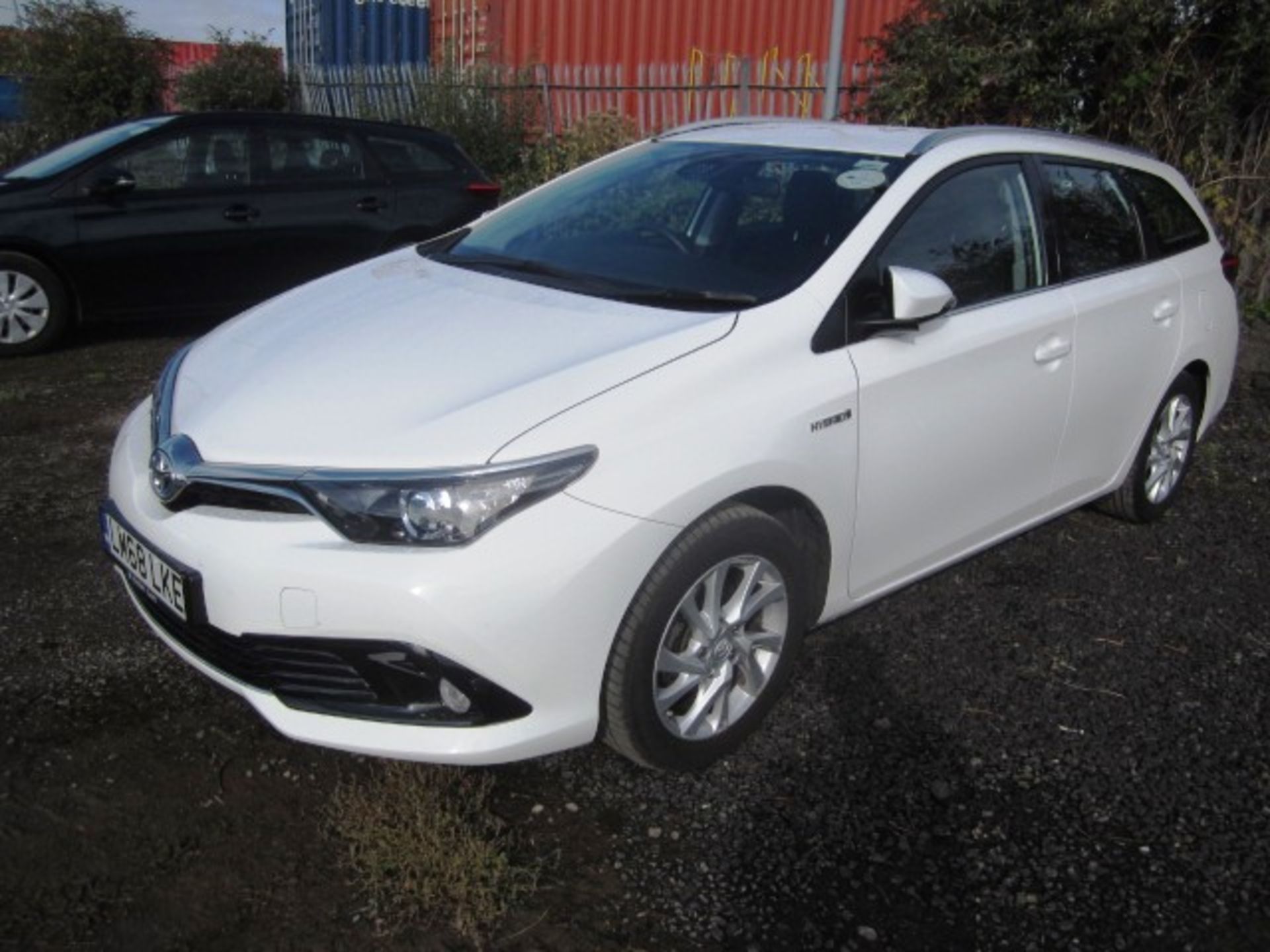 Toyota Auris ICON HEV VVT-I CVT 1.8 hybrid estate. Registration: LM68 LKE. Recorded mileage: 28,724. - Image 4 of 20