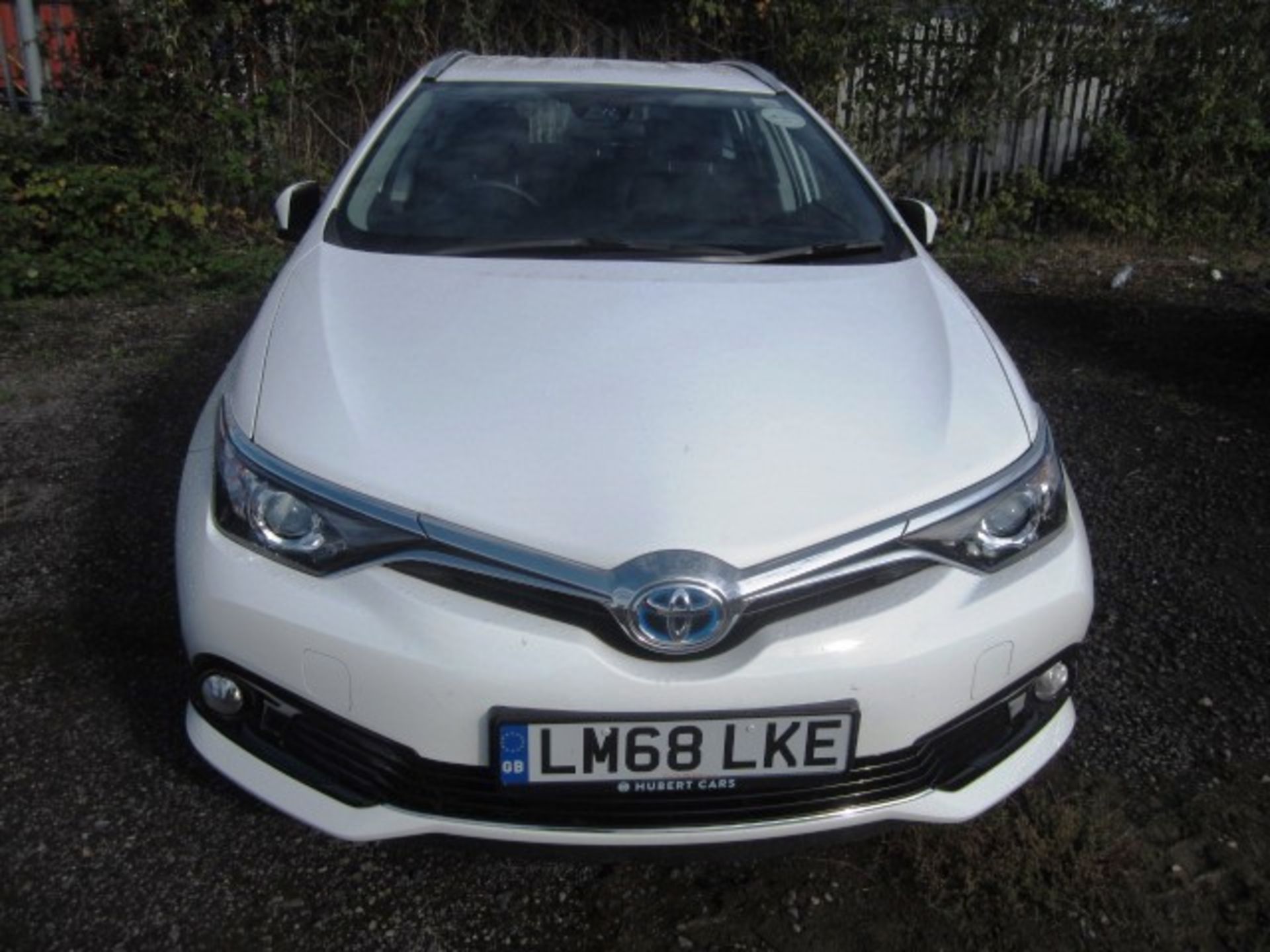 Toyota Auris ICON HEV VVT-I CVT 1.8 hybrid estate. Registration: LM68 LKE. Recorded mileage: 28,724. - Image 2 of 20