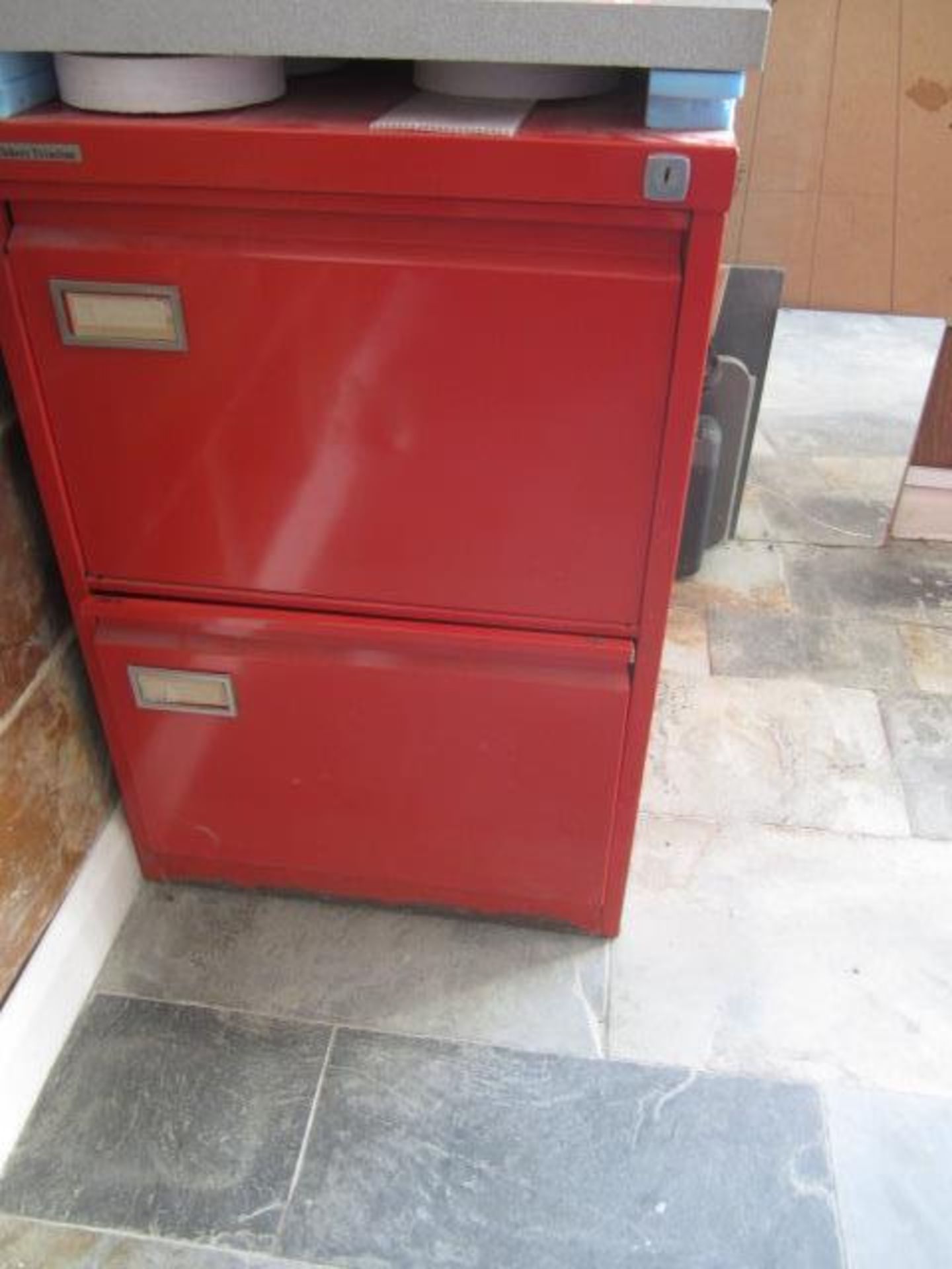 Metal 3 drawer and 3 drawer filing cabinets - Image 2 of 2