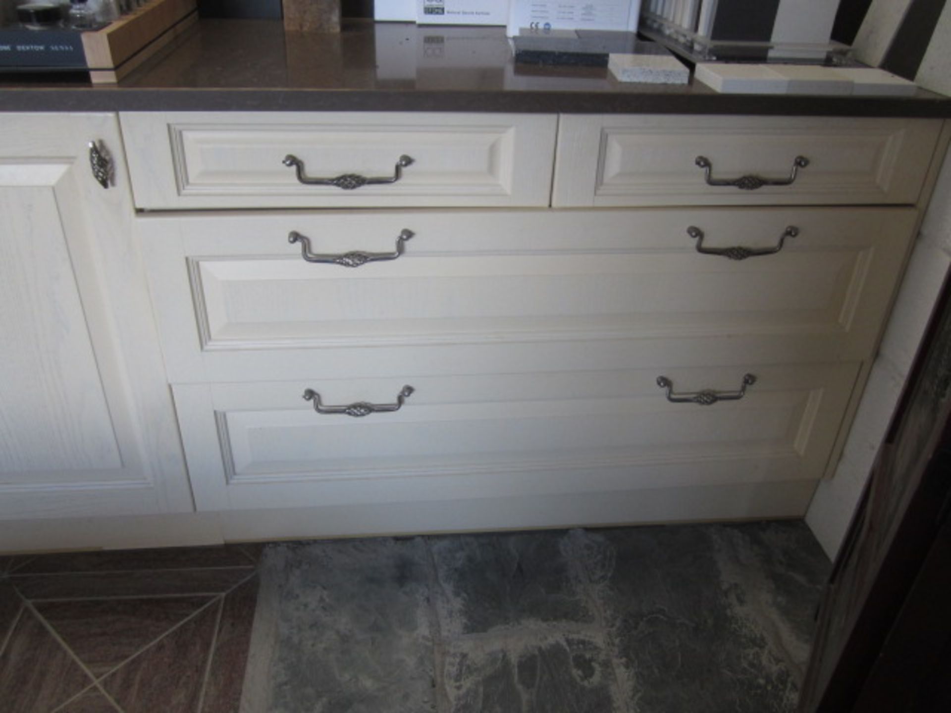 Kitchen display comprising of 2 x pots & pan drawers, 2 x cutlery drawers, 1 x corner base unit, 1 x - Image 2 of 3