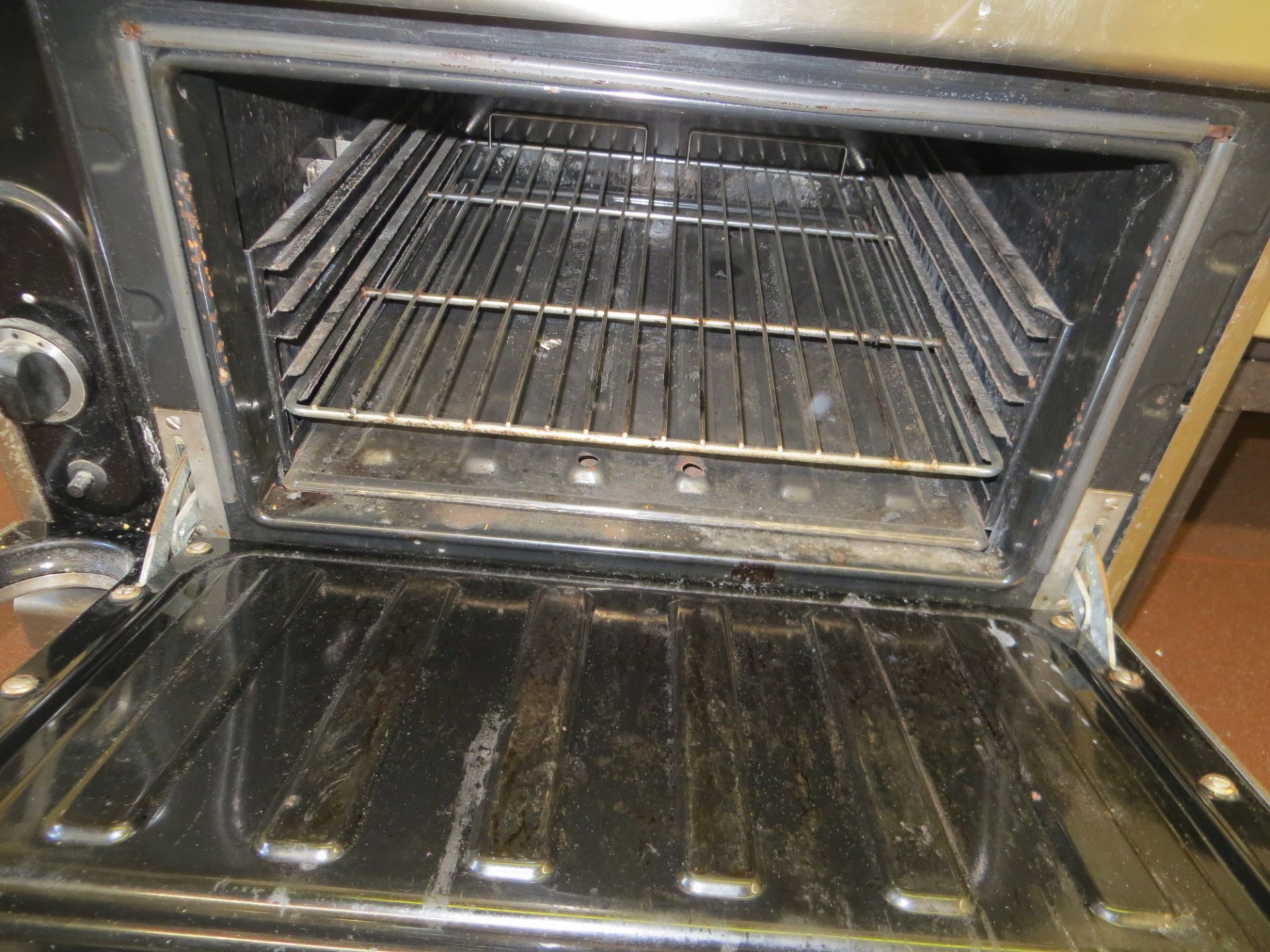 Mareno four section mobile stainless steel gas hob and oven. NB A work Method Statement and Risk - Image 2 of 2