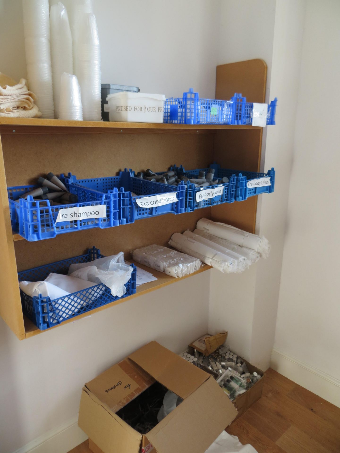 Contents of linen room to include duvets, bed sheets, towels, blankets & toiletries as lotted - Image 2 of 4