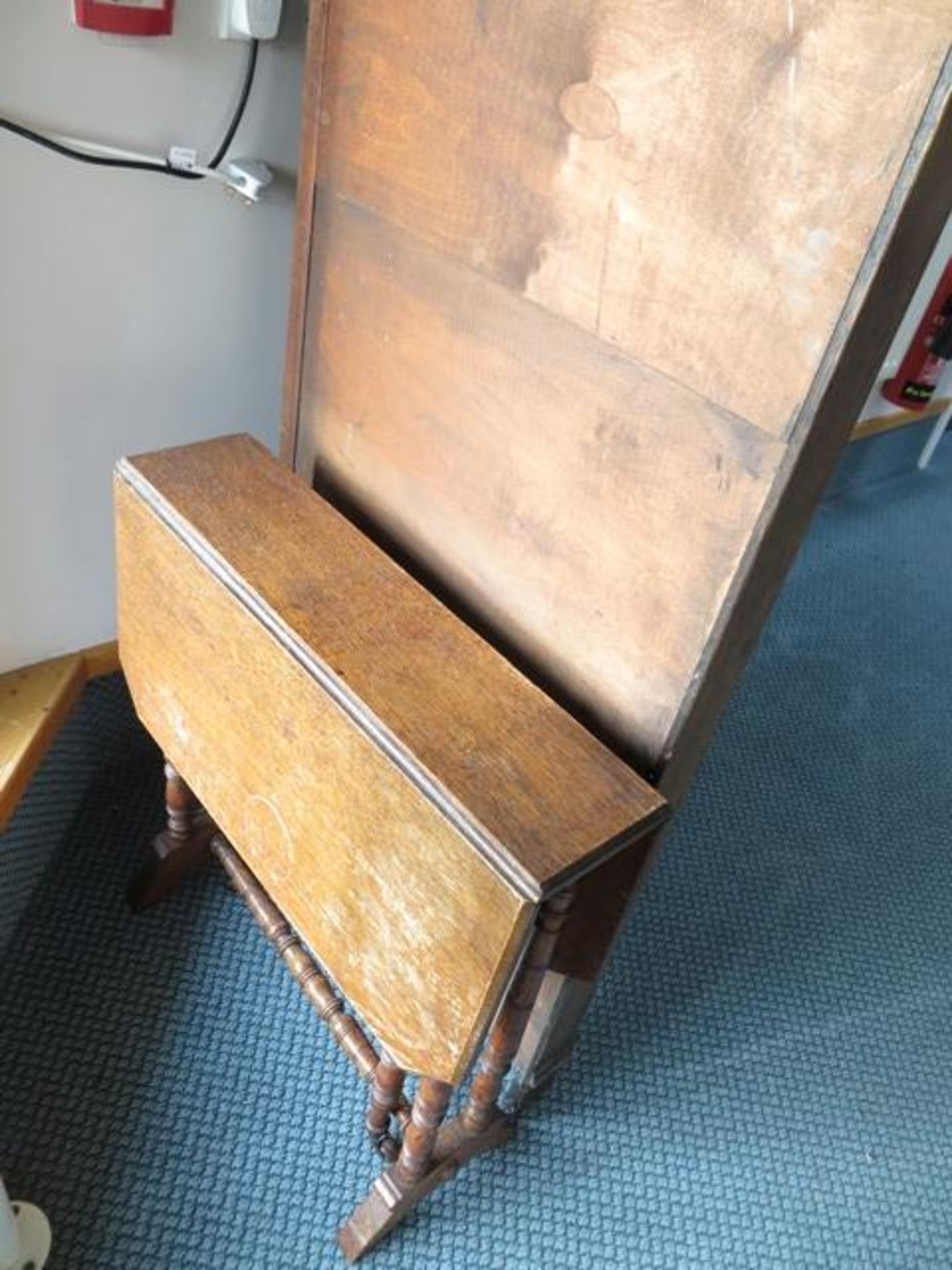 Dark wood carved corner cabinet and a drop leaf table - Image 2 of 2