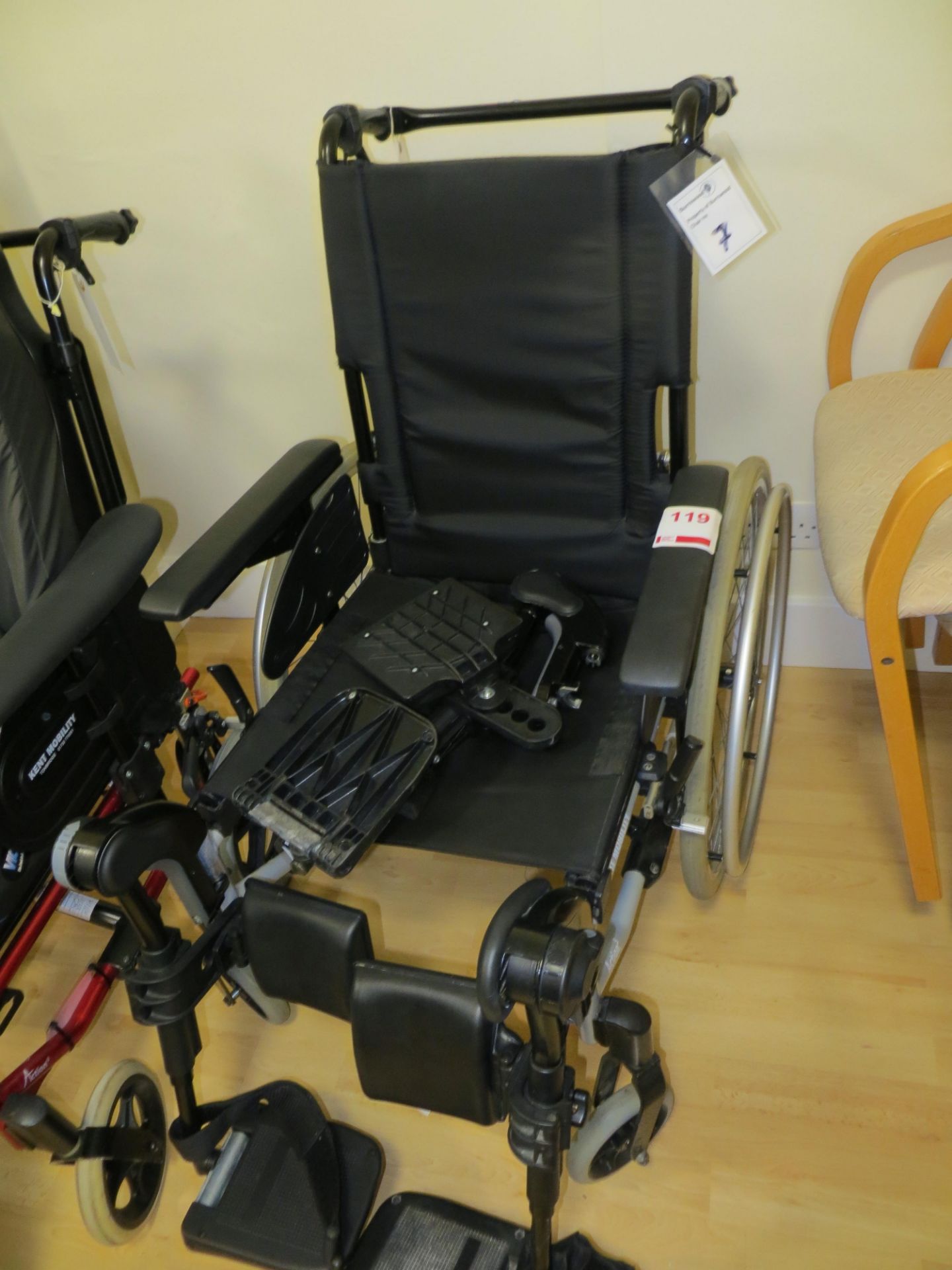 Invacare Action S wheelchair s/n 050918355917 (2009)