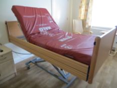 Belluno height adjustable wooden framed mobile bed (Dec 1999) SWL 250Kg 240V s/n 9401725-024 c/w