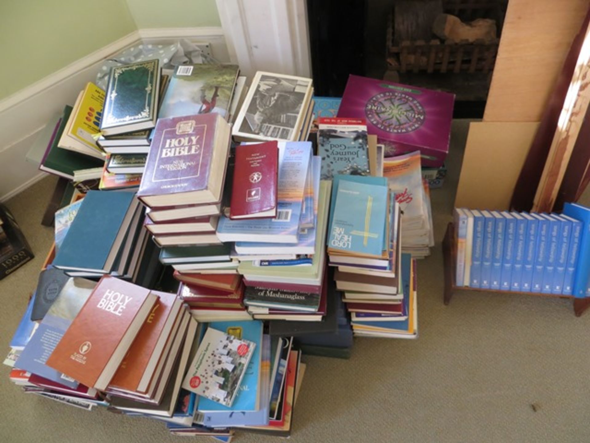 Quantity of books, jigsaws & games as lotted - Image 2 of 3