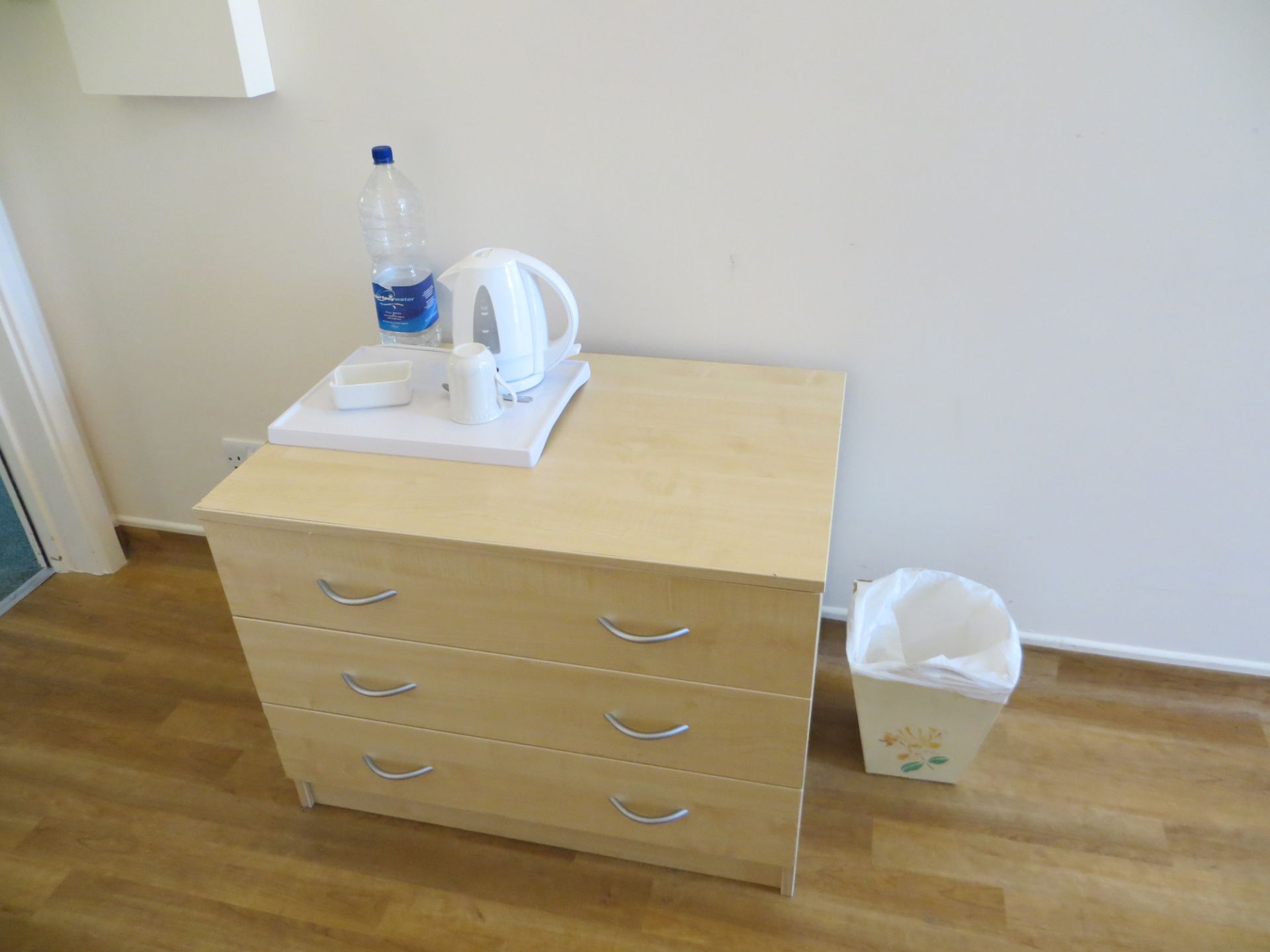 Contents of room Willow to include three drawer bed chest, lockable bedside cabinet (no key),high - Image 3 of 3