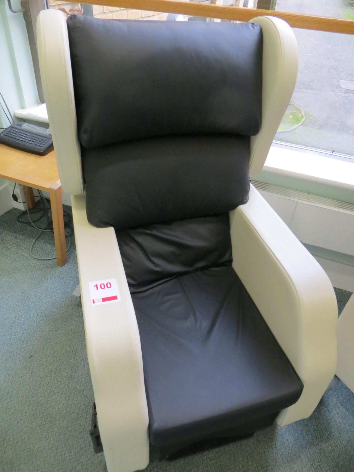 Seating Matters Monaco Riser electric reclining chair s/n M051714682 (2017) Max weight 300Kg seating
