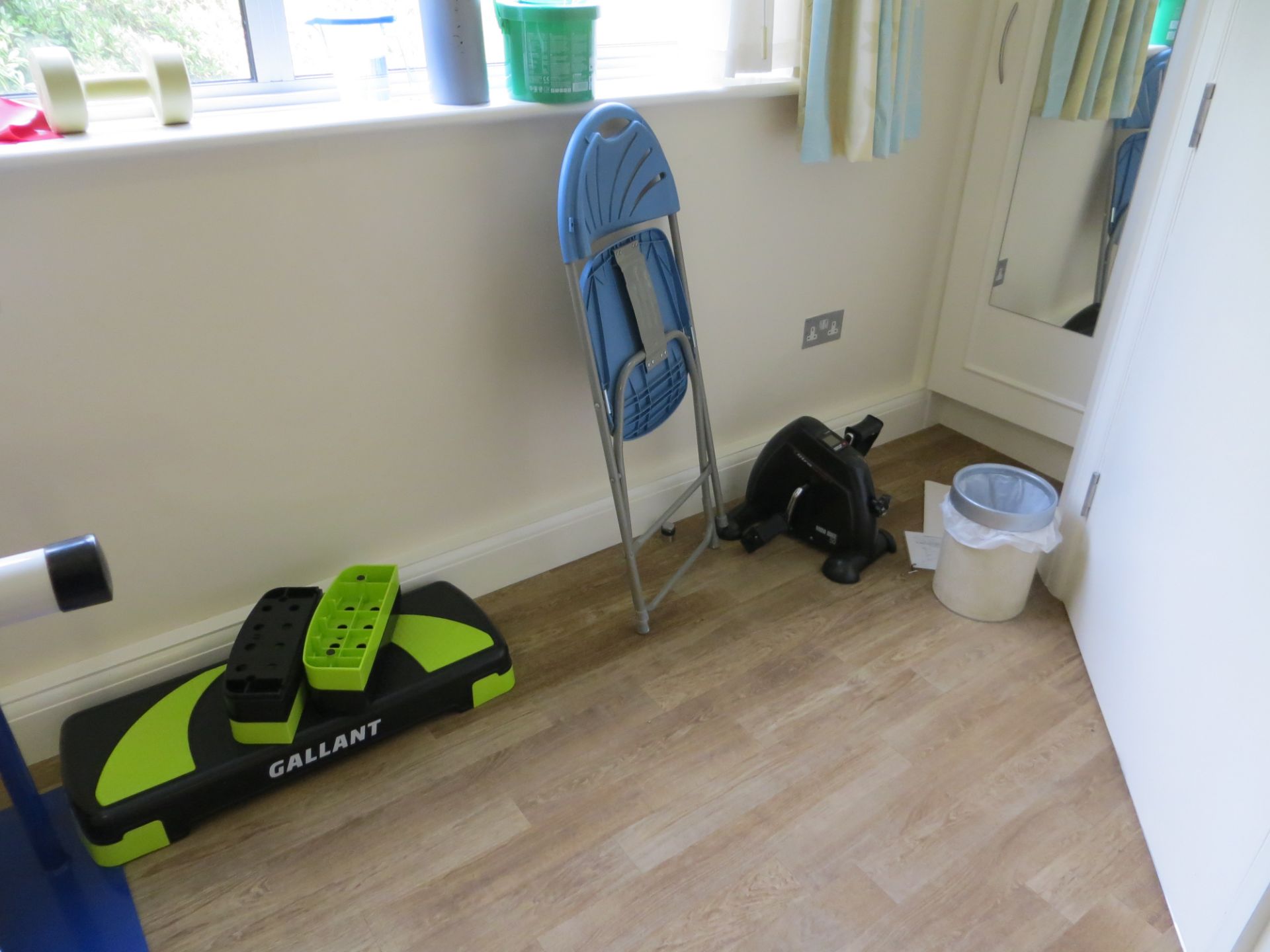 Contents of Pilgrim Reablement Gym to include height adjustable massage table, a set of remedial - Image 4 of 6