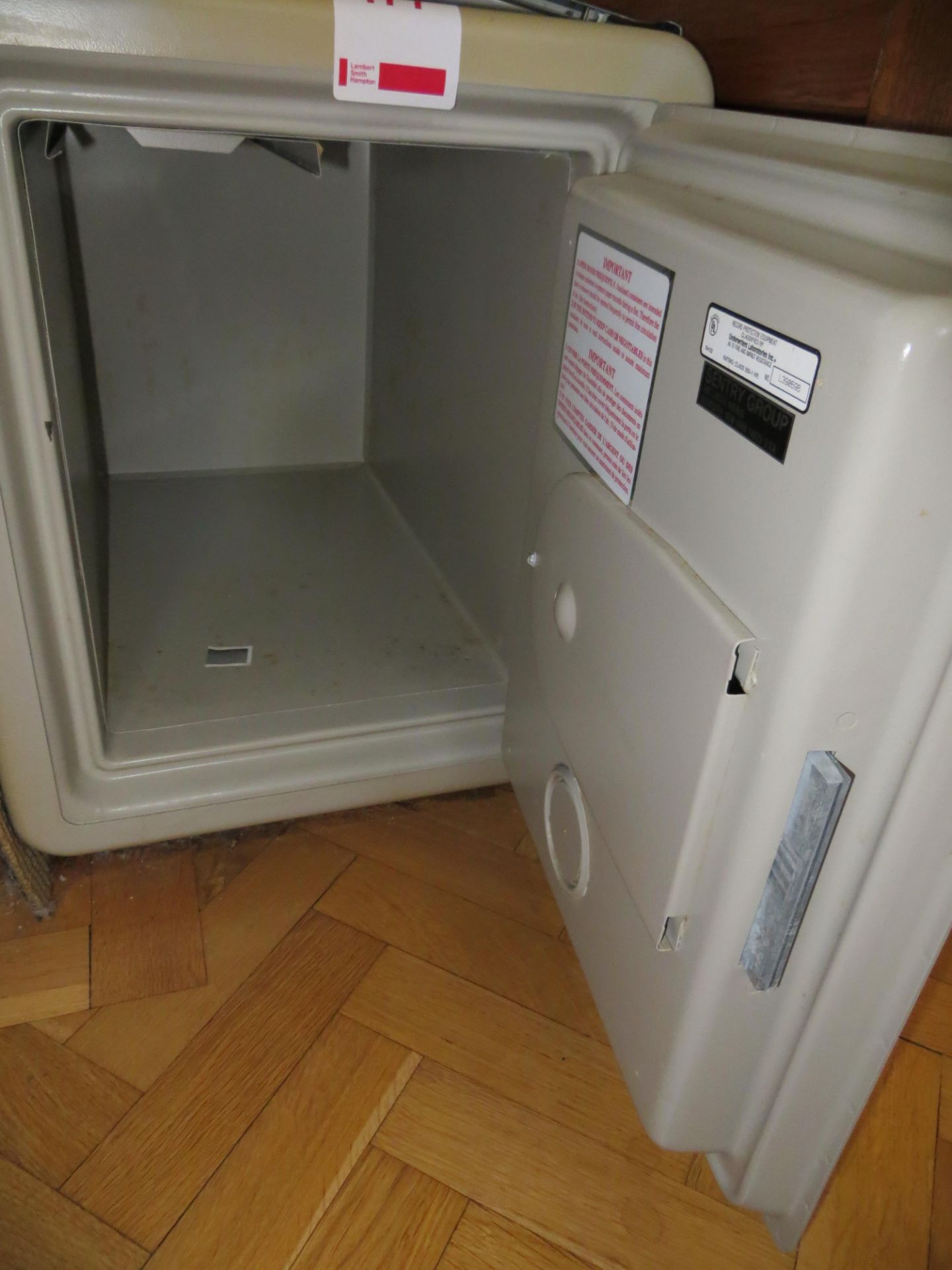 Sentry home/office fire combination safe - Image 2 of 2