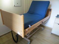 Belluno height adjustable wooden framed mobile bed (June 2000) SWL 250Kg 240V s/n 901441-001 c/w