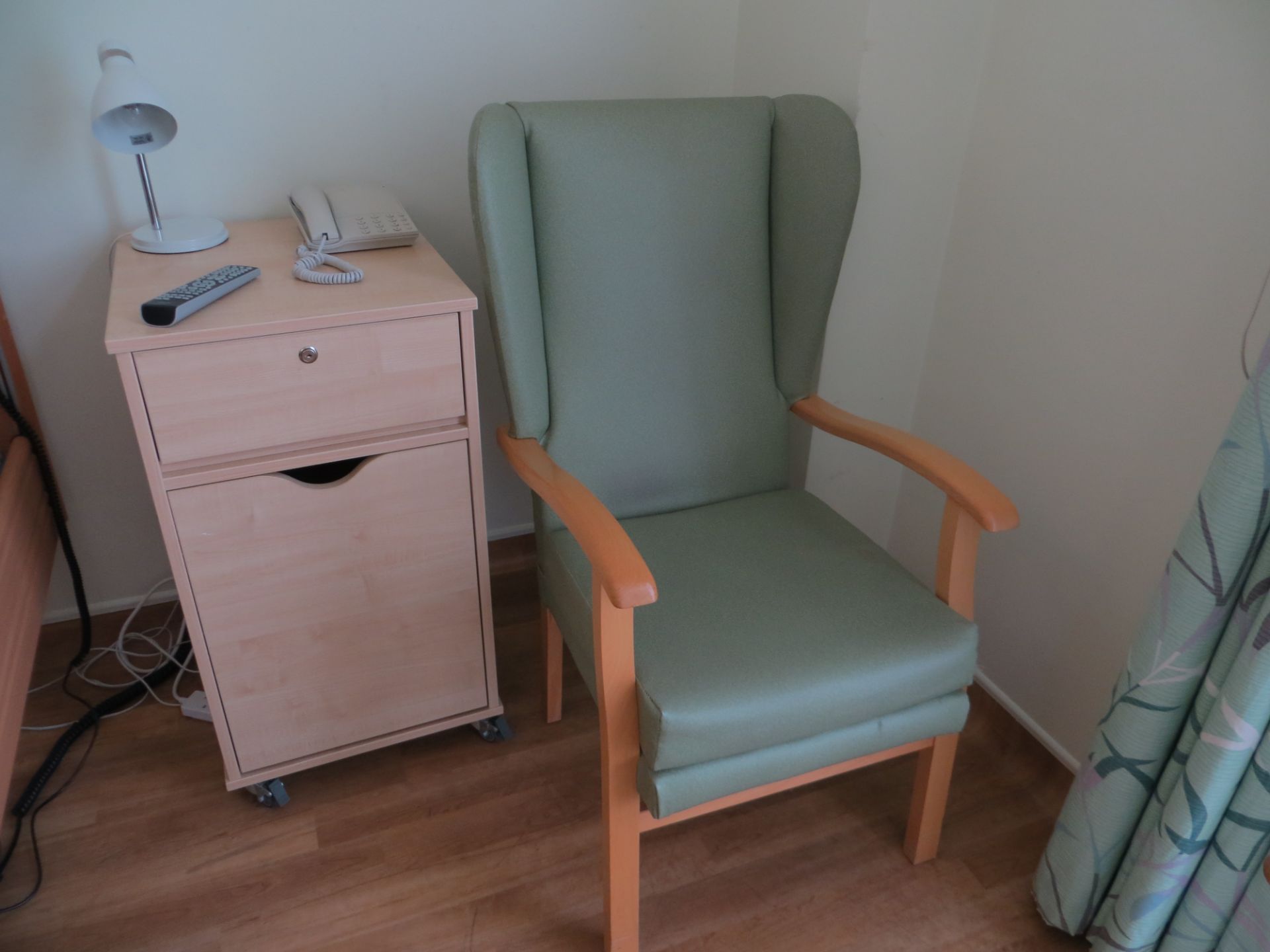 Contents of room Wisteria to include four drawer bedside cabinet, lockable bedside cabinet (no - Image 2 of 3