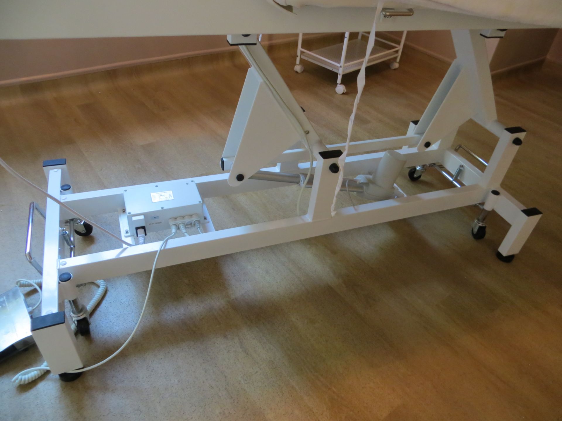 Contents of Robinia treatment room to include Silverfox electric height adjustable massage table - Image 2 of 3