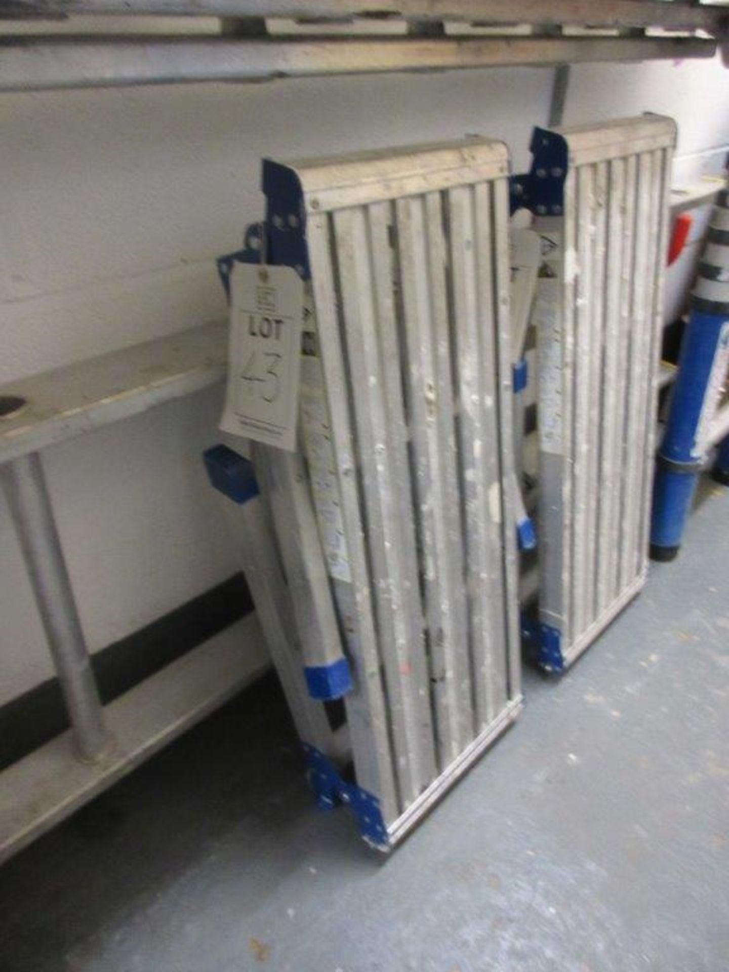 Aluminium folding low-height work platform - Image 3 of 3