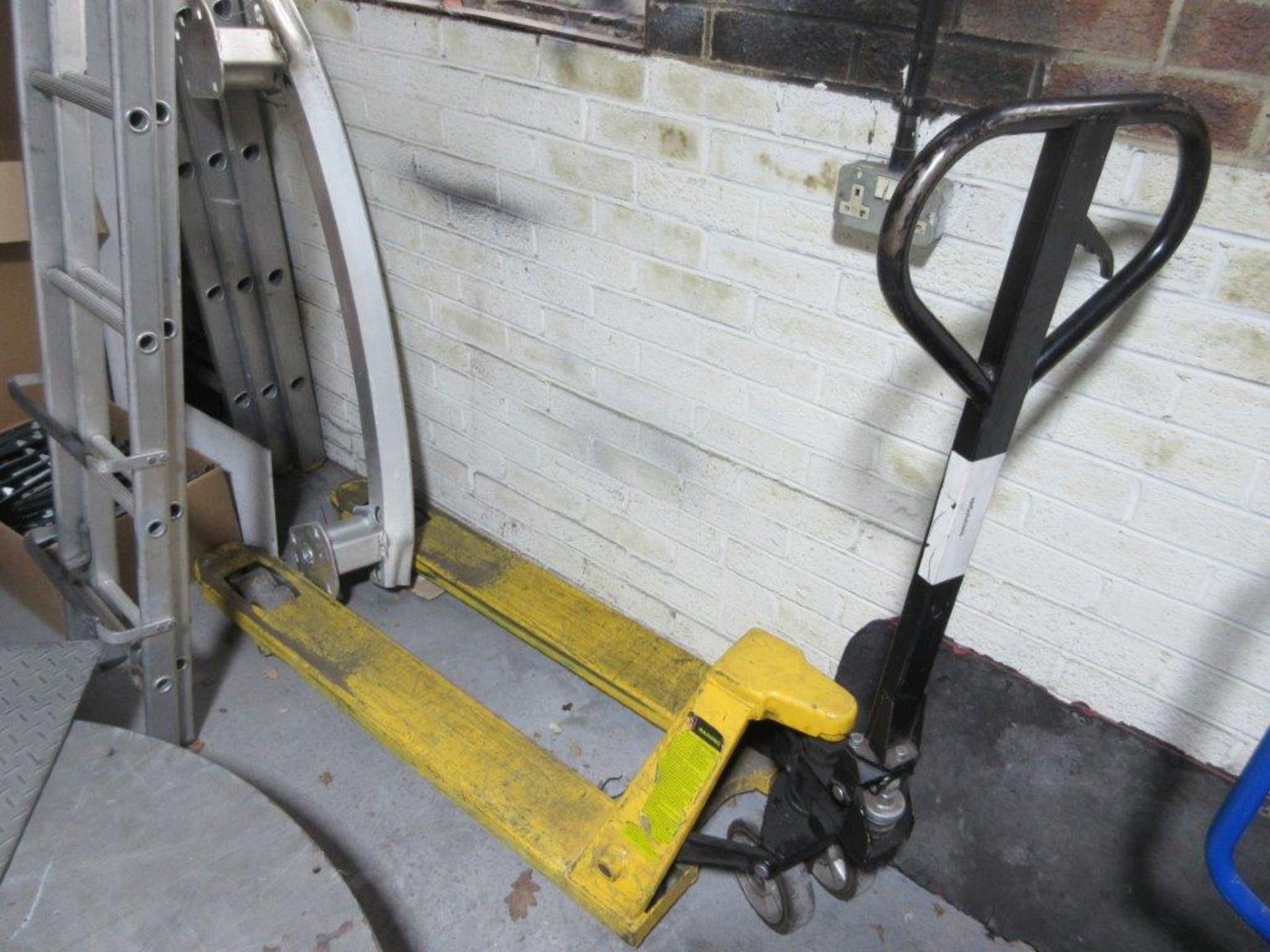 Total Lift pallet truck (Lying at Third Party Premises in Stoke on Trent, viewing by appointment