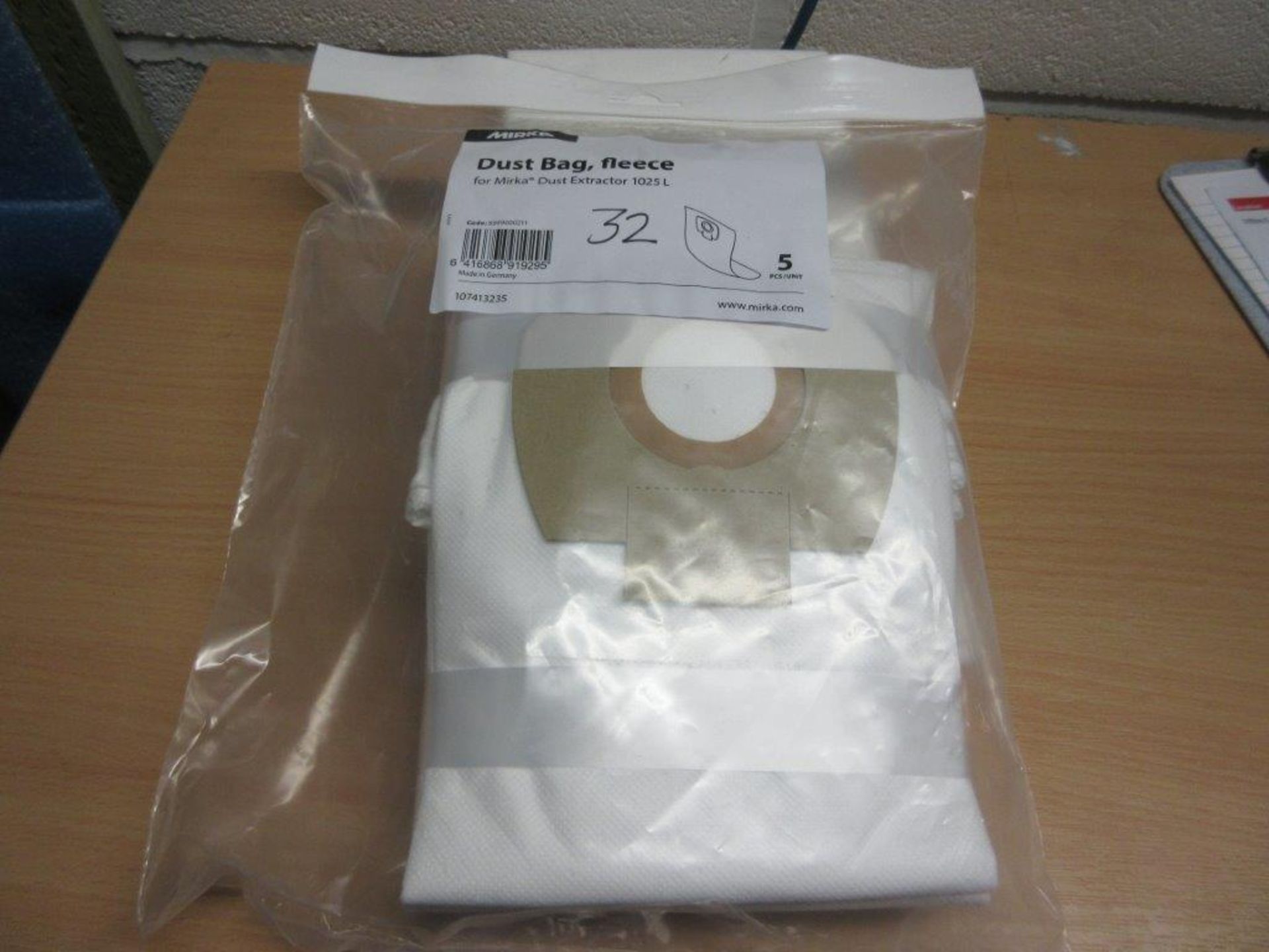 Mirka DE 1025 L vacuum c/w dust bags - Image 4 of 4