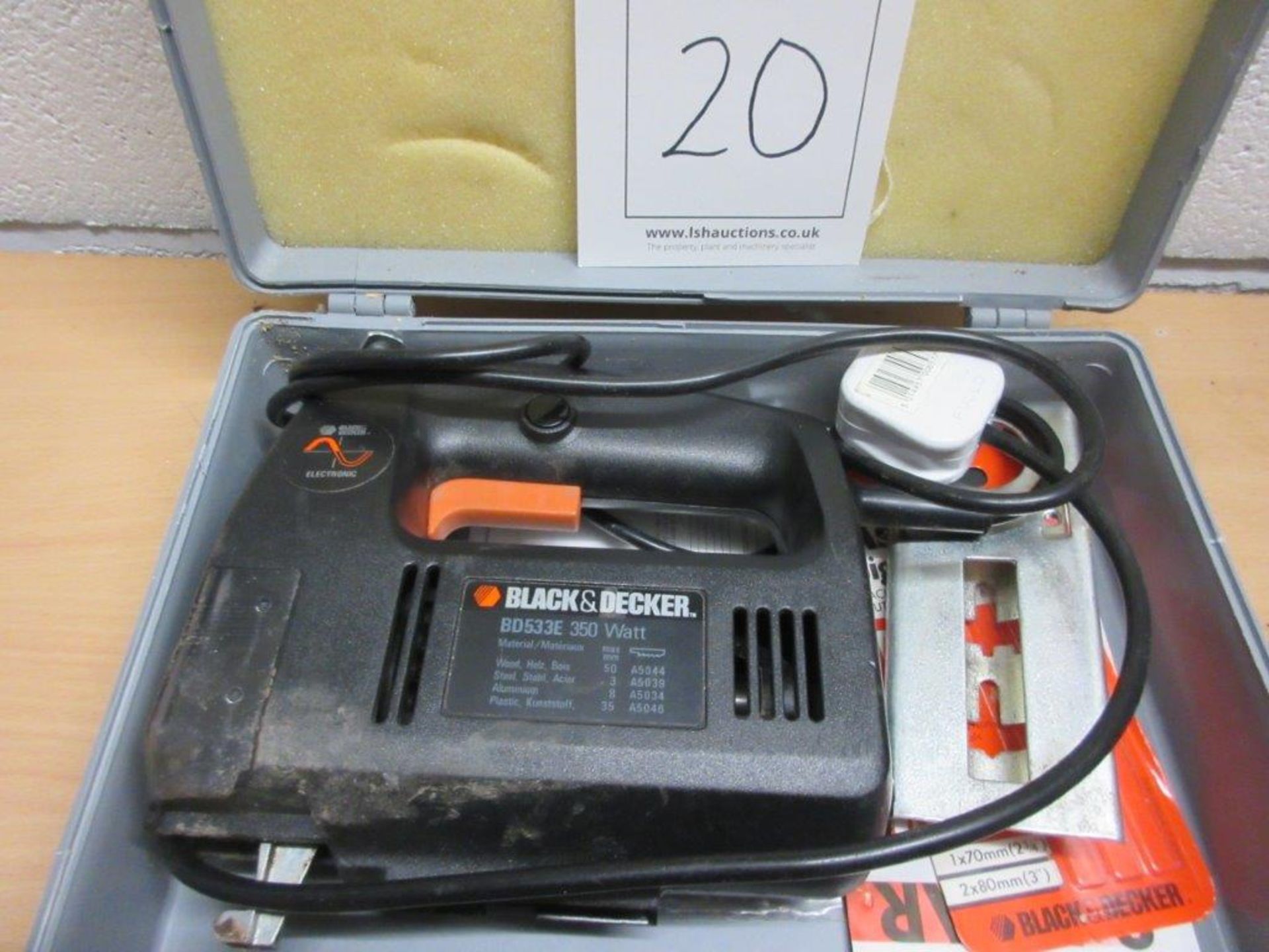 Black & Decker BD533E jigsaw in carry box - Image 2 of 2