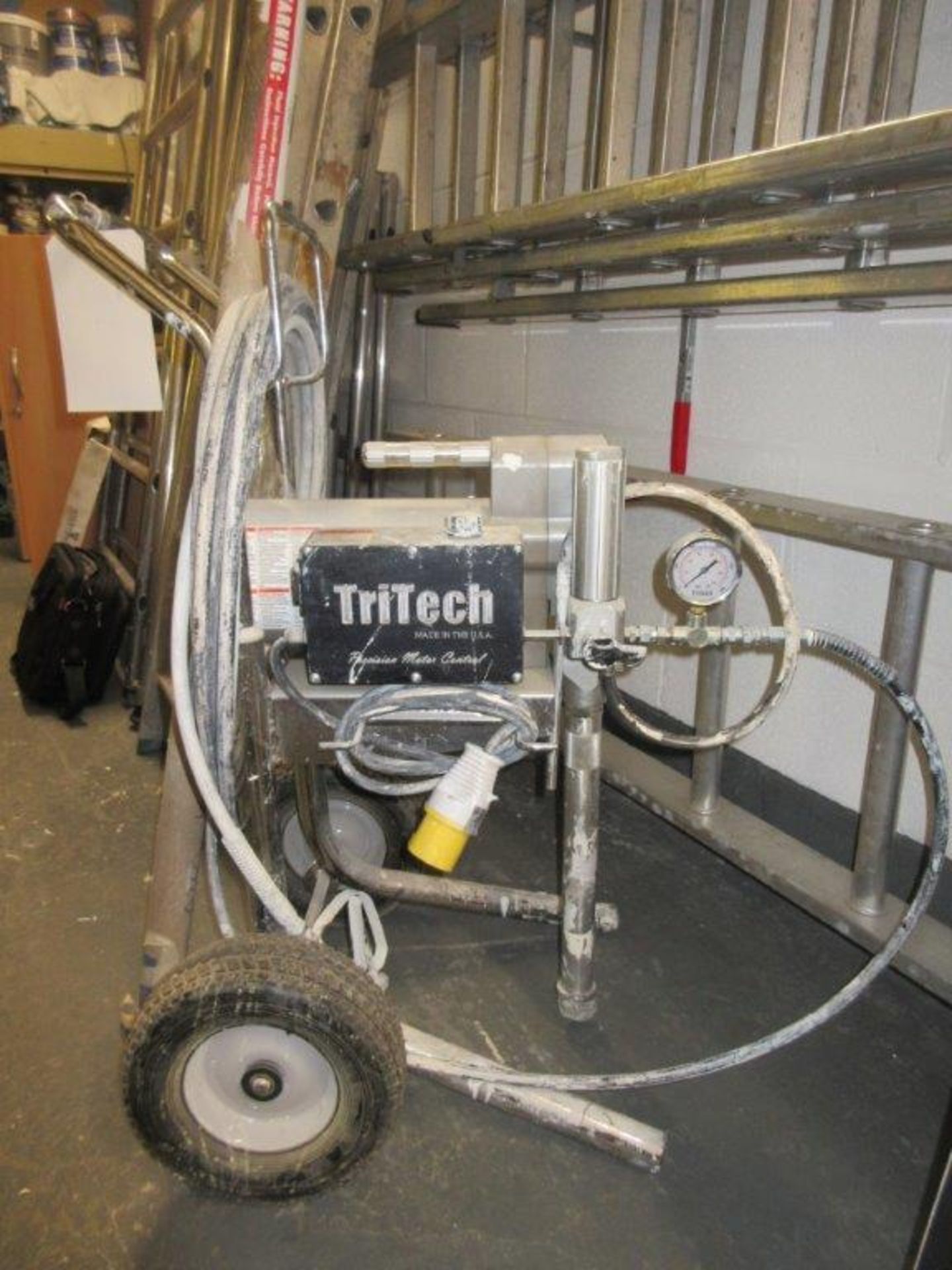 Tritech T7 cart mounted airless spray unit c/w extension pole