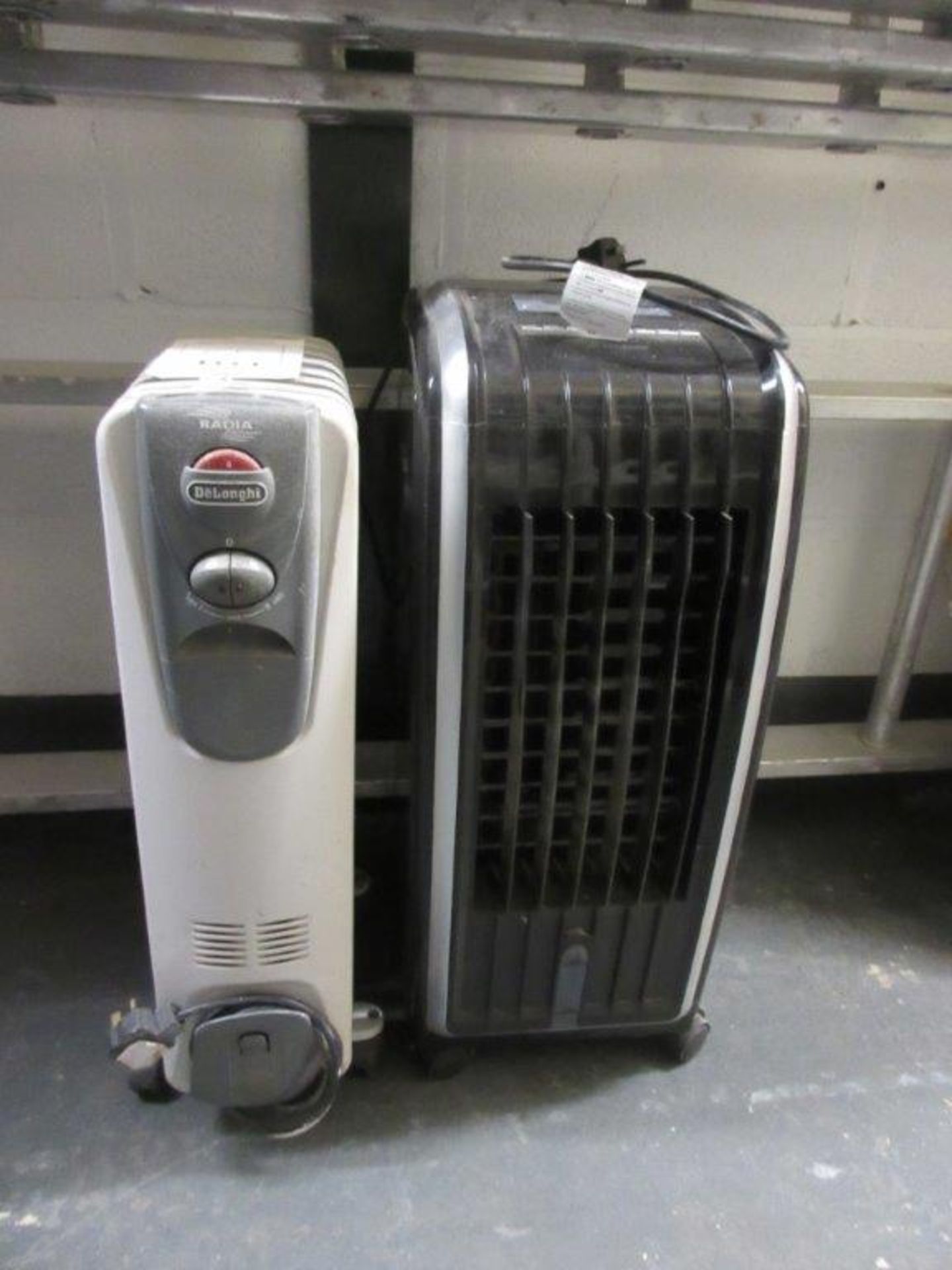 Radia electric heater and 5 elements air conditioning unit - Image 2 of 3