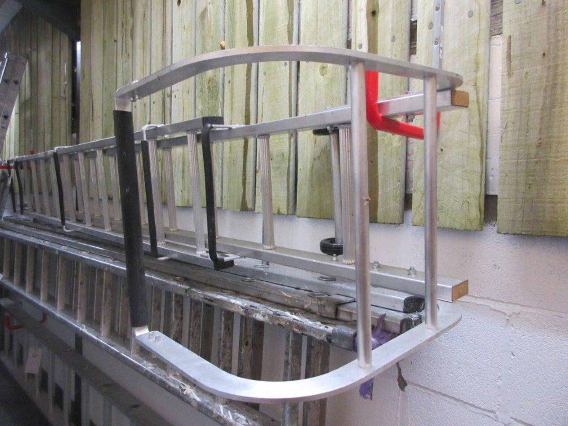 24-rung aluminium roof/ cat ladder - Image 2 of 4