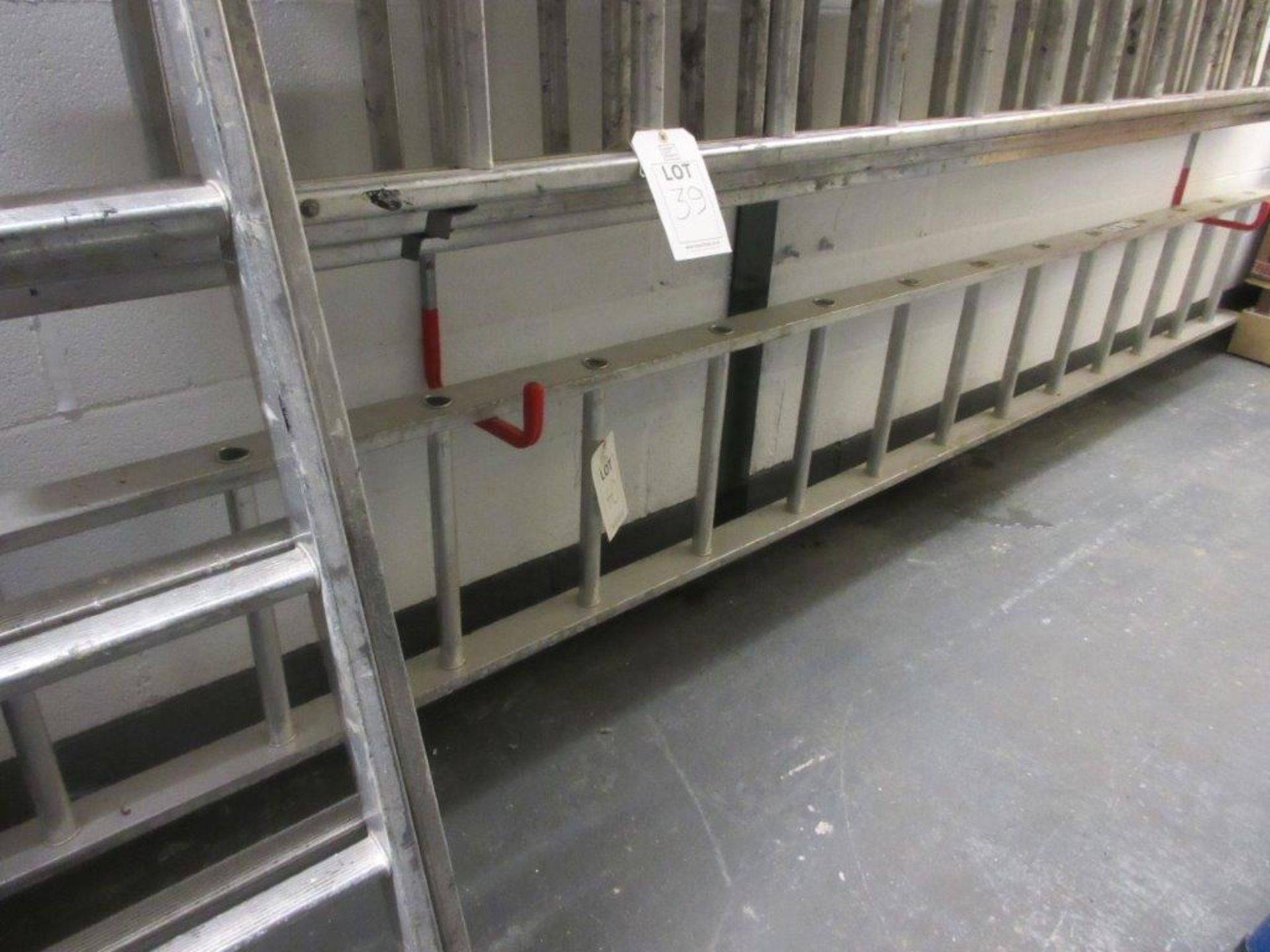14-rung single aluminium ladder
