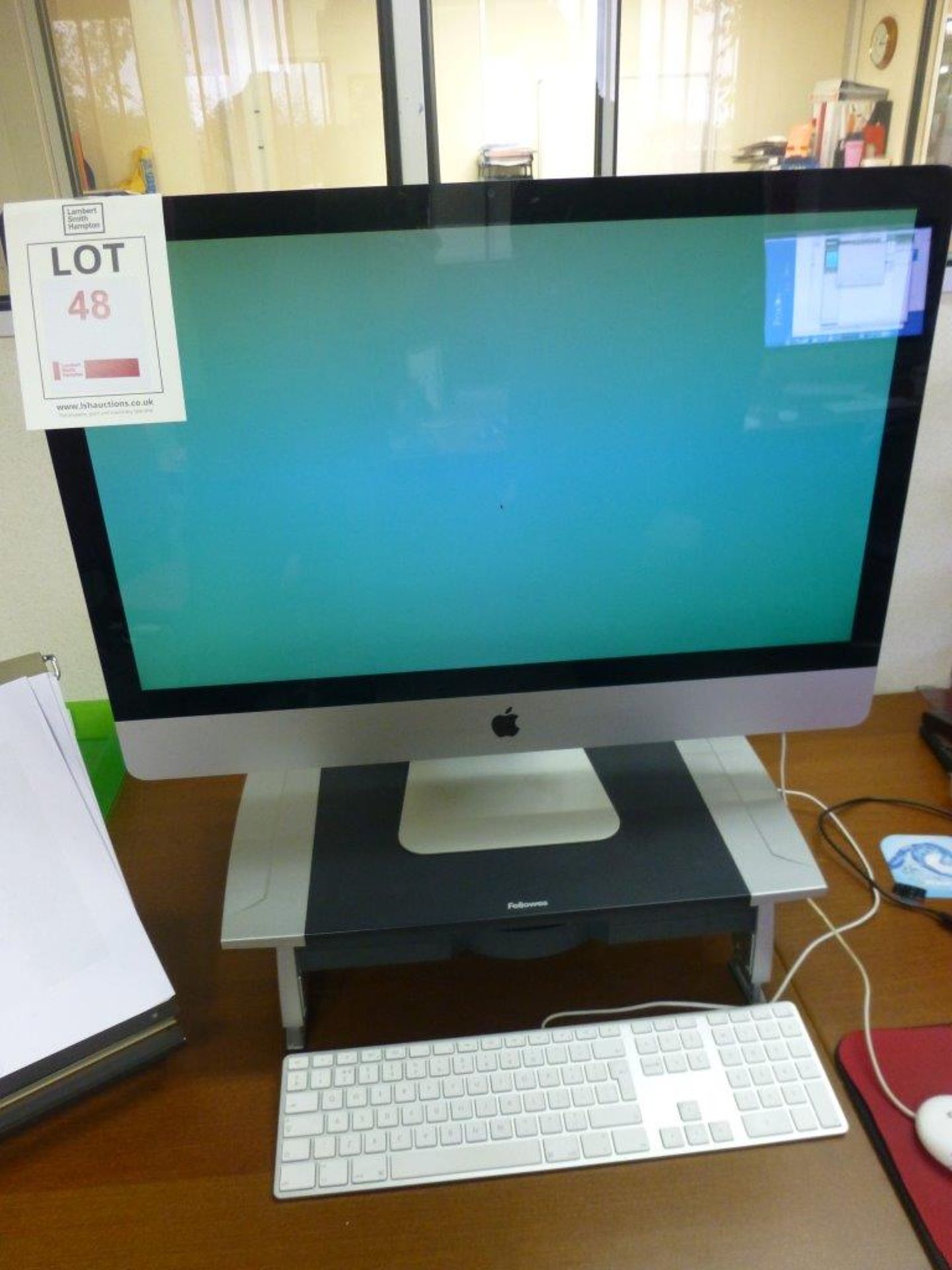 Apple 27" iMac, 2.7 Ghz, Intel Core i5 processor, 8 Gb HDD