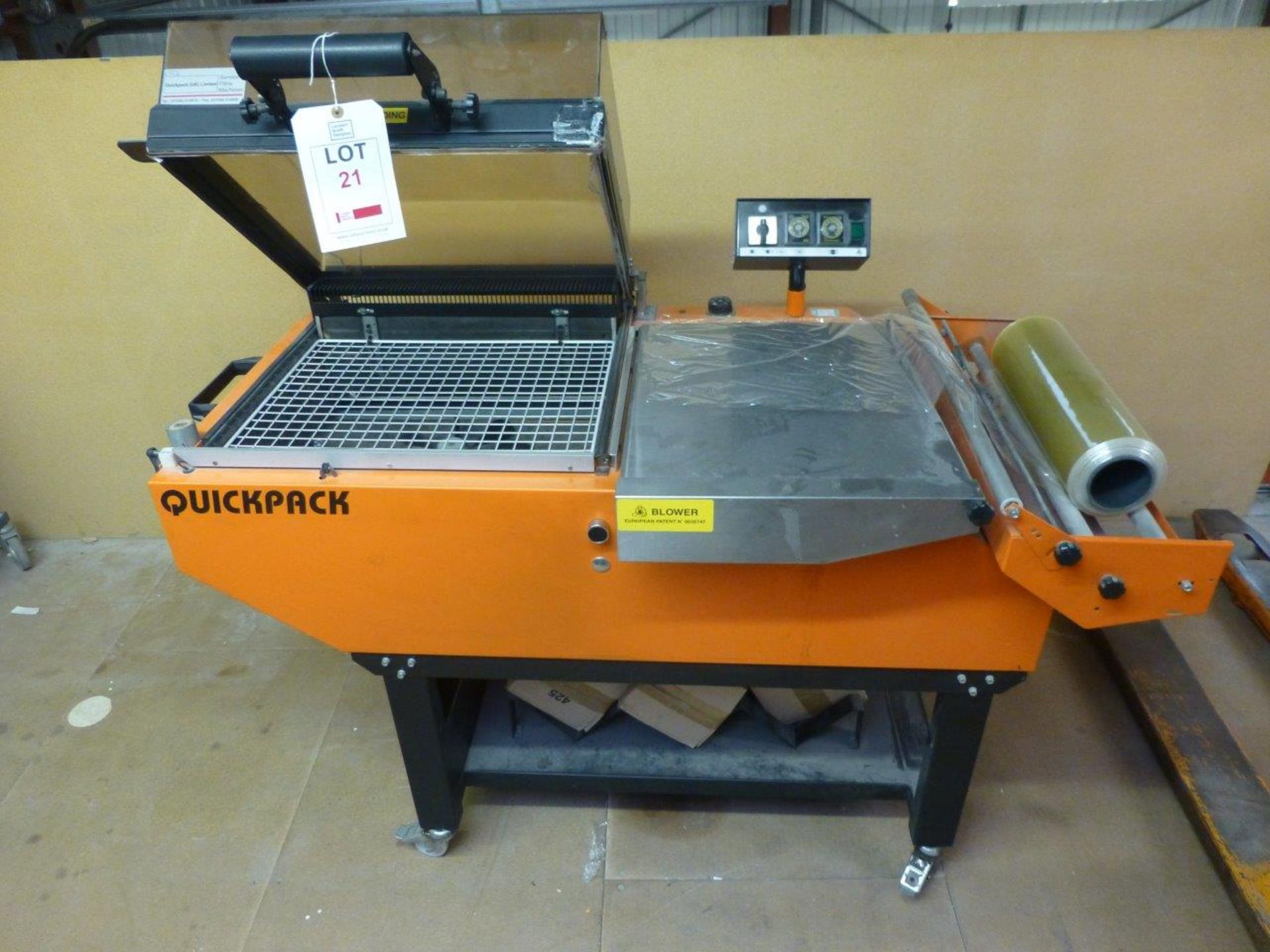 Quickpack shrink wrapping machine, 240v, 540mm x 420mm, Serial no. P221 (2001)