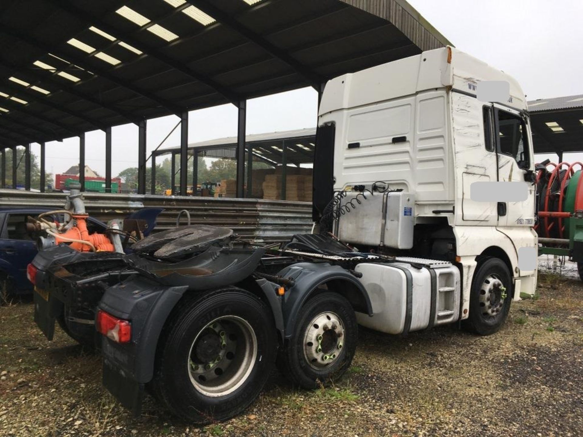 MAN TGX 26.440 tractor unit, 6x2 mid lift (accident damage for spares), YOM: 2011, Reg: NX61 XYL, - Image 2 of 3