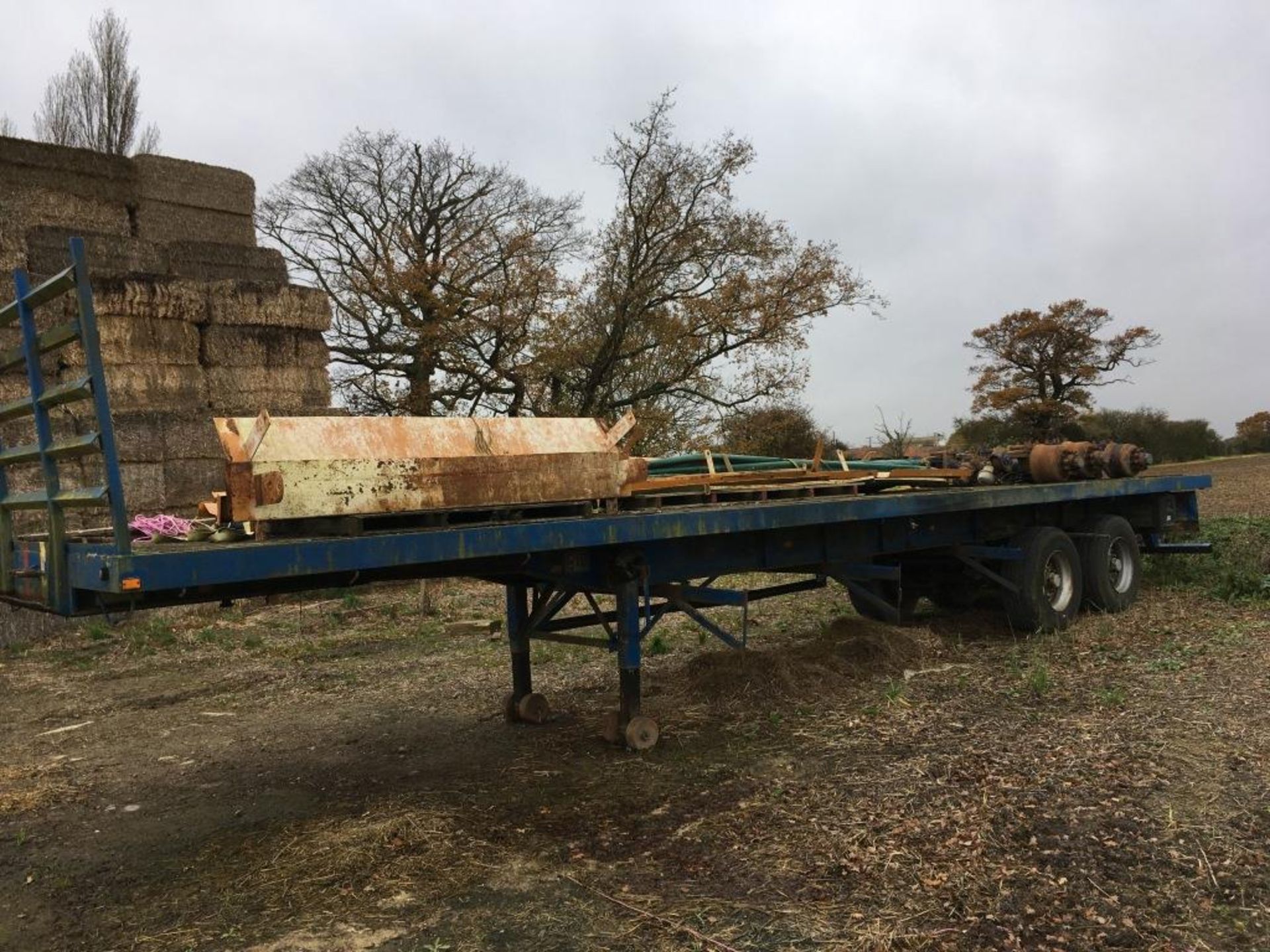 40' twin axle flat bed farm trailer, out of test - Image 2 of 6