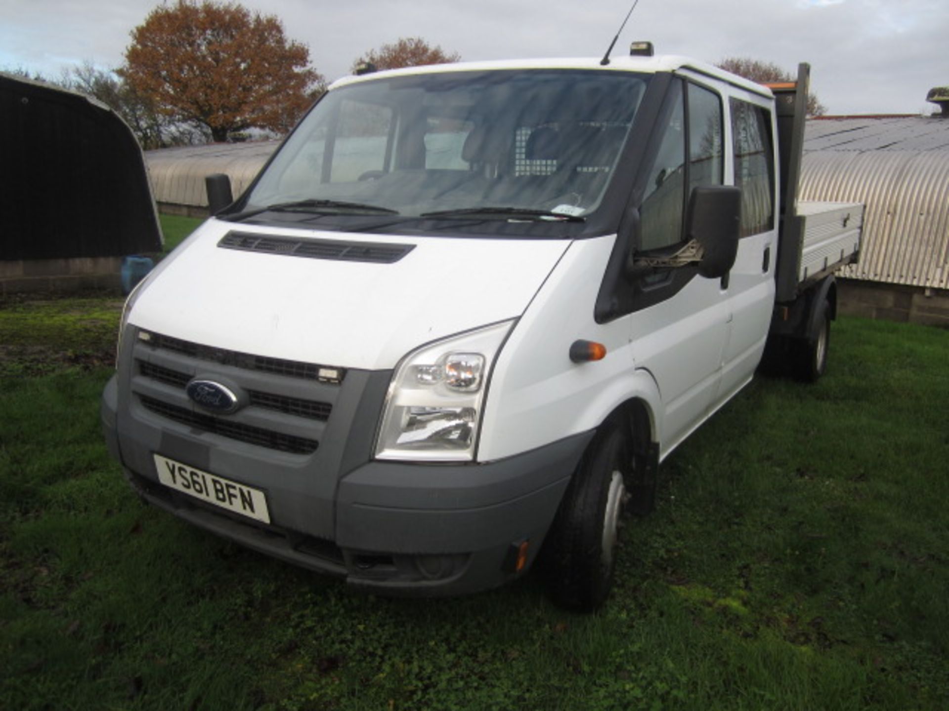 Ford Transit crew double cab 115 T350l D/C Rwd 2.4d, 115bhp drop side tipper Registration: YS61