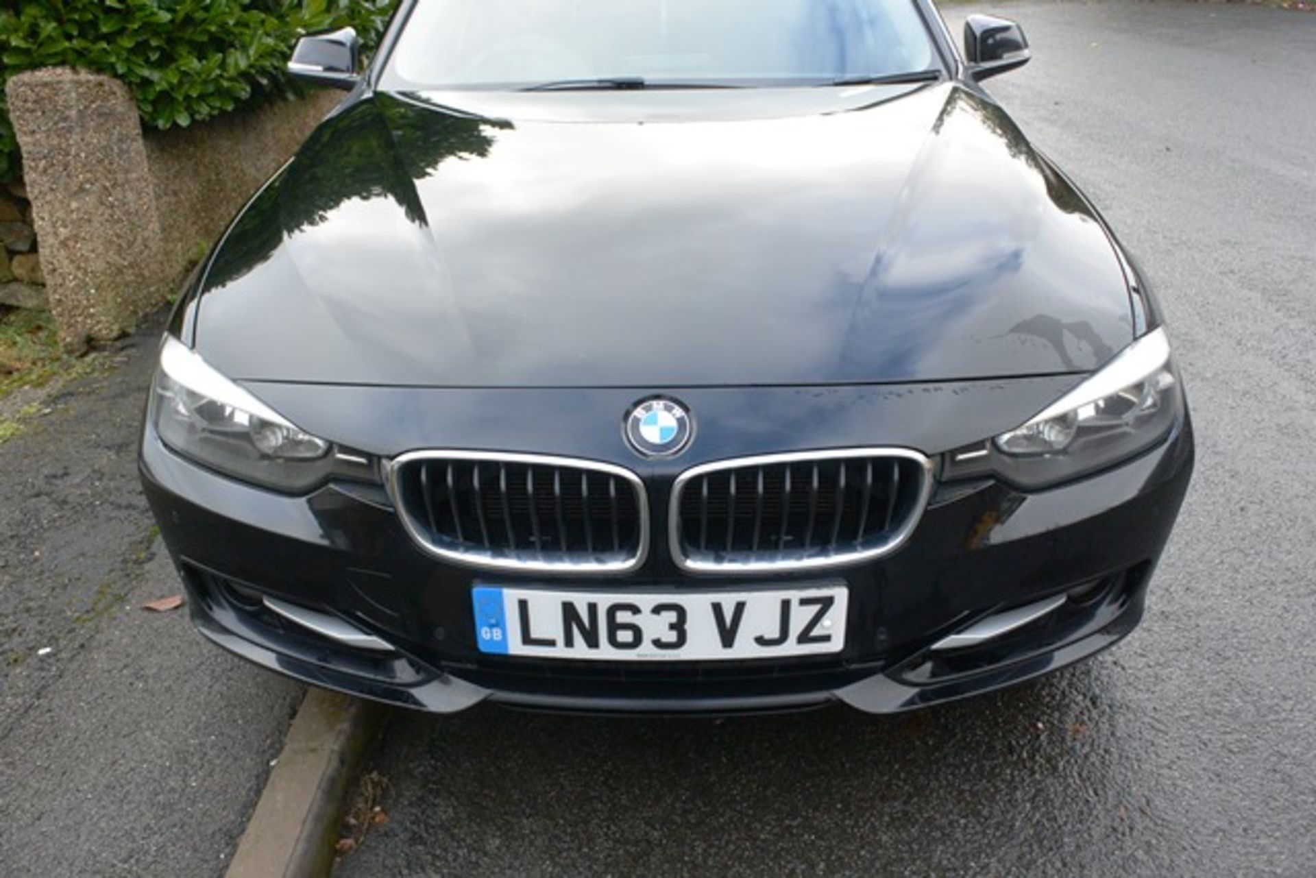 BMW 320D Sport Tourer, 1995cc diesel, 6 speed manual, mileage: circa 132,000, MOT: 01/05/2020 - Image 2 of 12