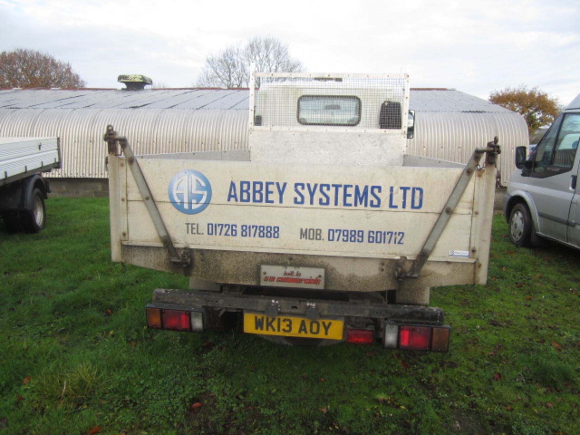 Isuzu Grafter N35.150 150bhp dropside tipper Registration: WK13 AOY Recorded mileage: 178,830 MOT: - Image 6 of 10