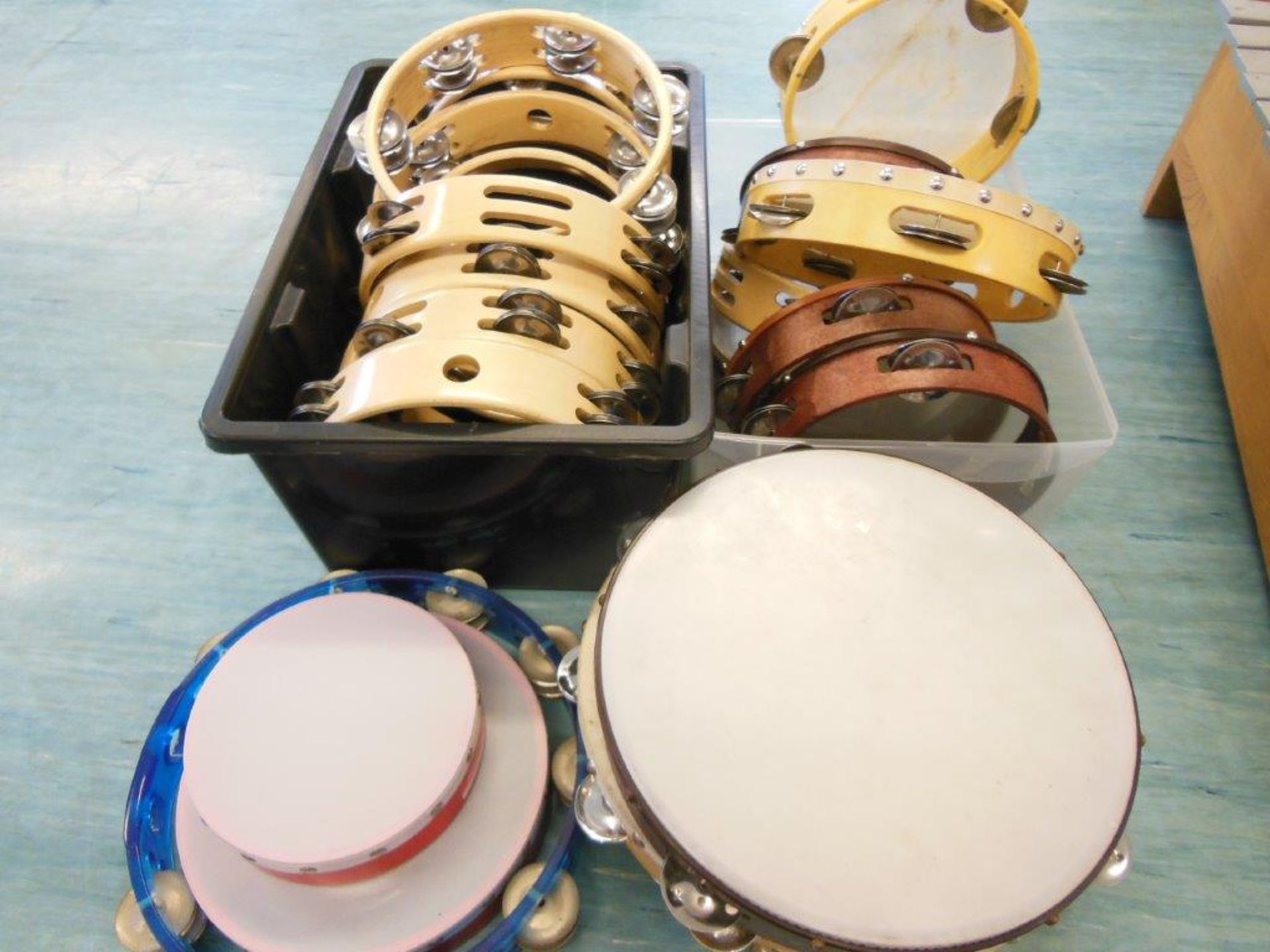 Quantity of tambourines. *(Lot located: Milverton Prep School, Park Street, Attleborough, Nuneaton - Image 2 of 2