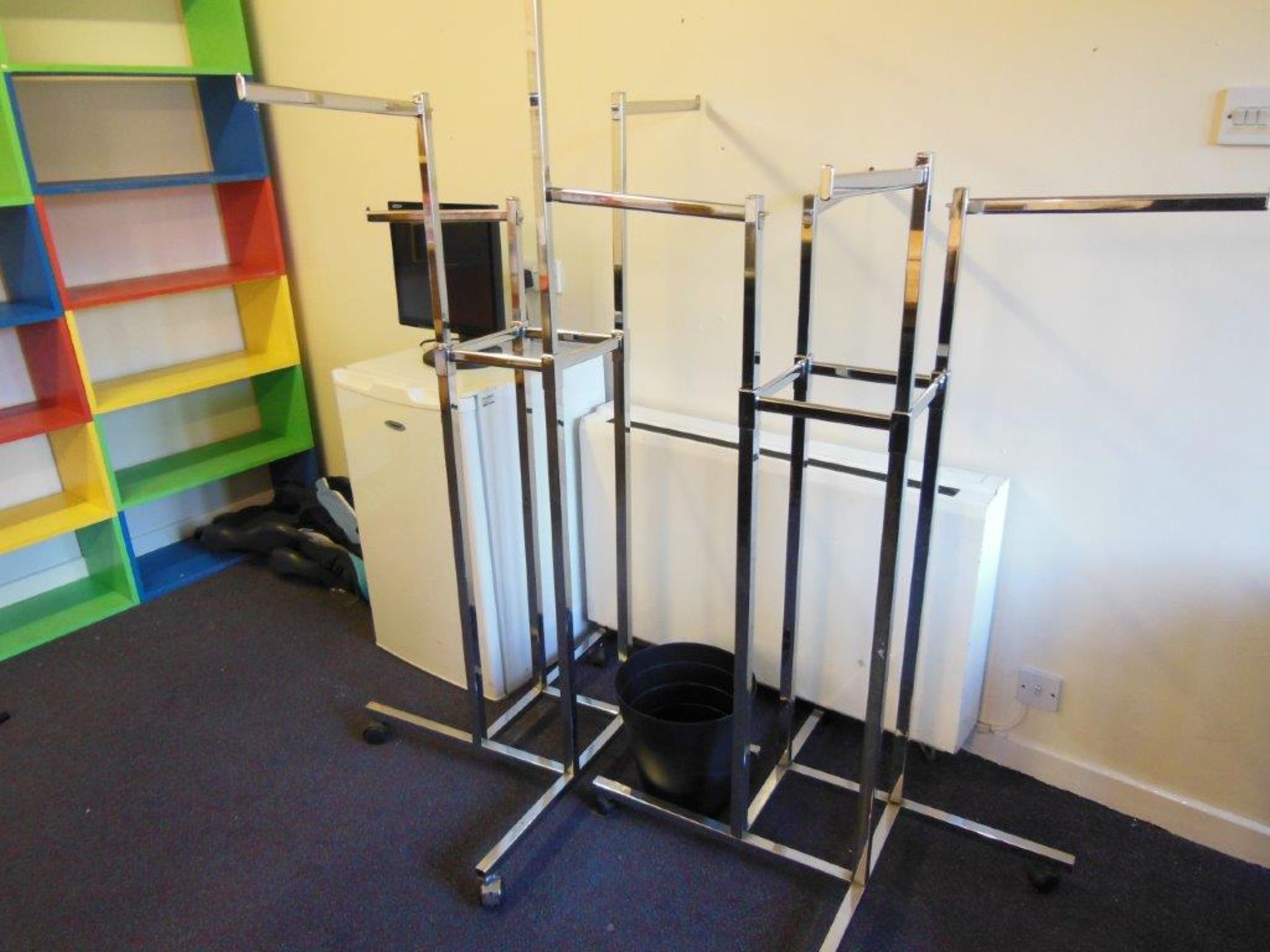 Remaining contents of room to include 3 black tub chairs, brown tub chair, pine dresser, 2 - Image 3 of 6