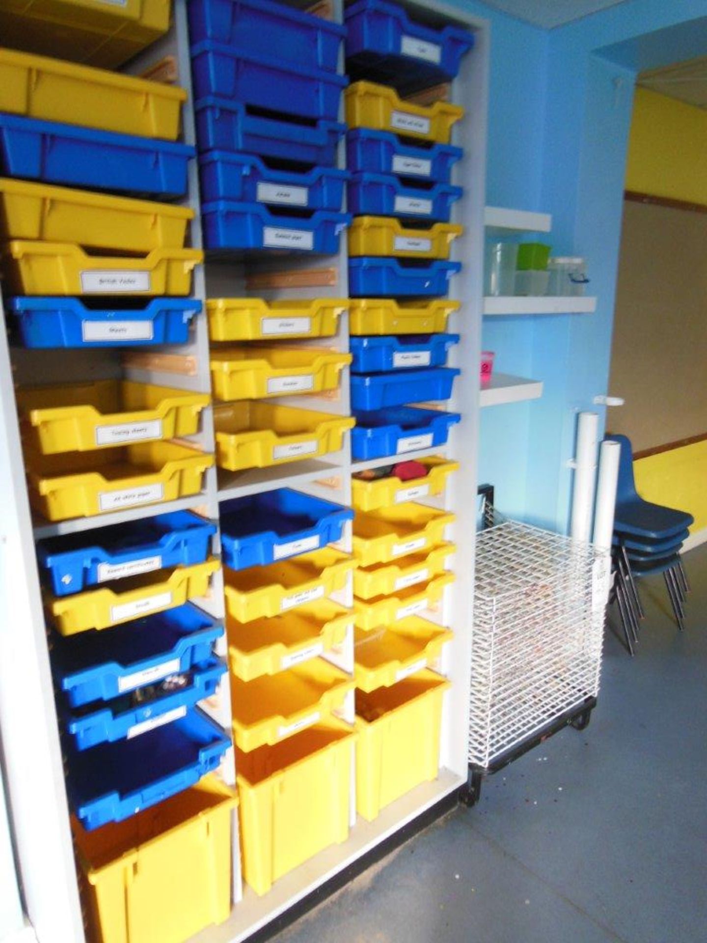 Remaining contents of Pre-school Rooms and Store to include 2 tall bookcases, 2 - 180x120cm wipe - Image 14 of 16