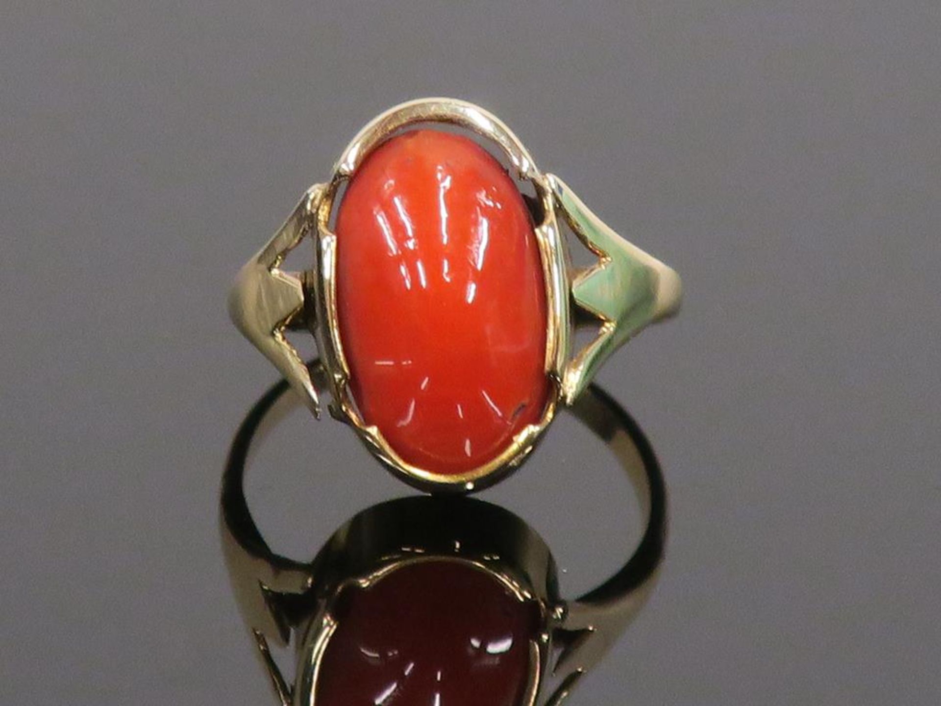 A Vintage Coral Ring (tests as 14ct gold) (size 'O') (est £80-£120)