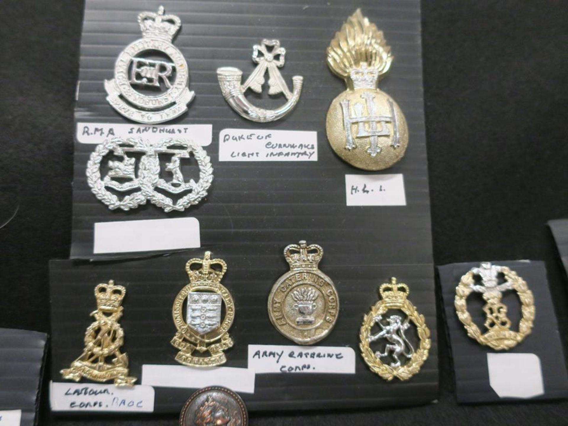 A Box containing Military Badges and Buttons with some Commercial Buttons, Fire Service, Police, - Image 7 of 11