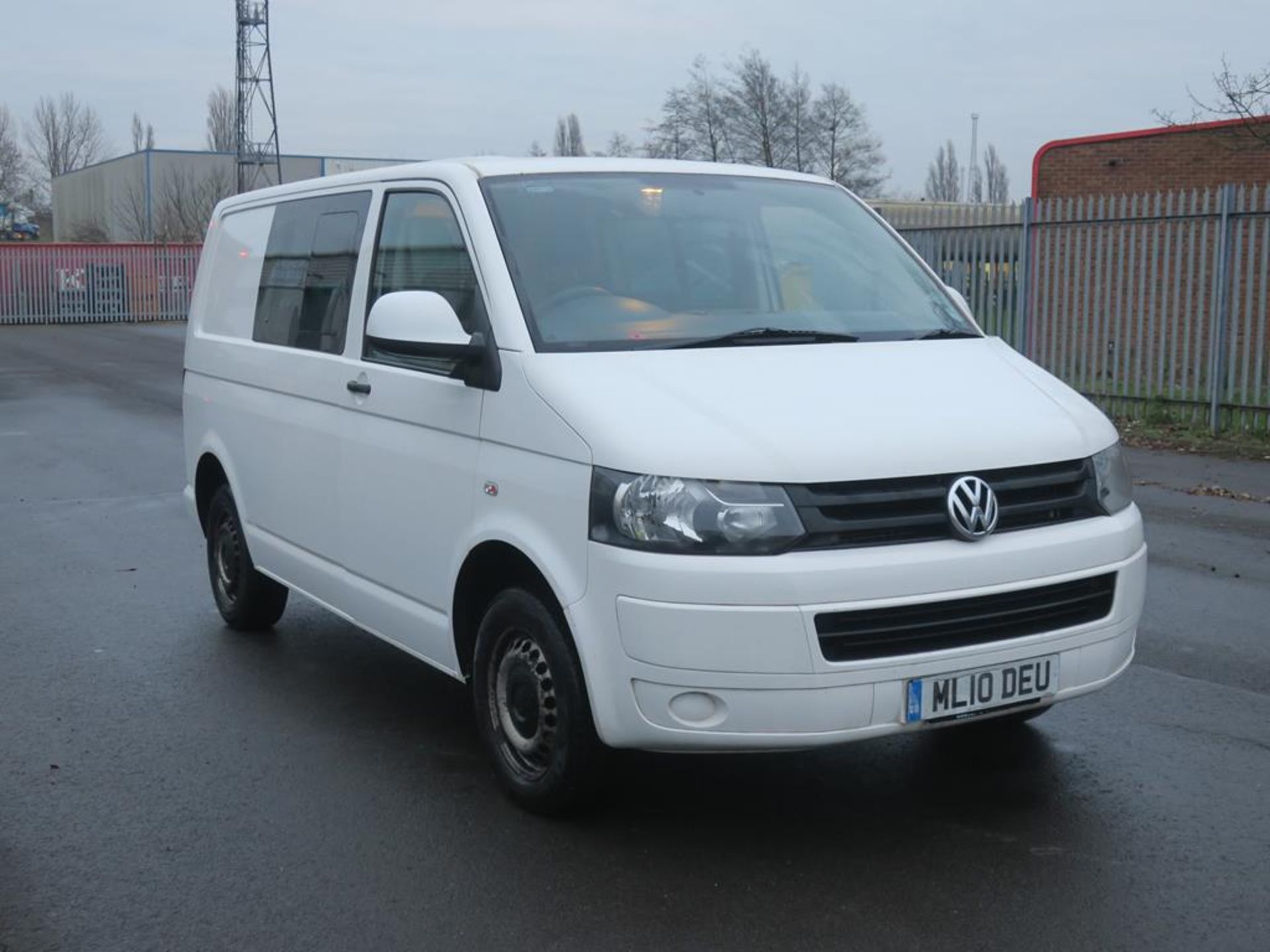 * 2010 Volkswagen Transporter T32 140 TDI SWB 1968cc Diesel 6 Seater, V5 Present, MOT Expires 20 - Image 13 of 22